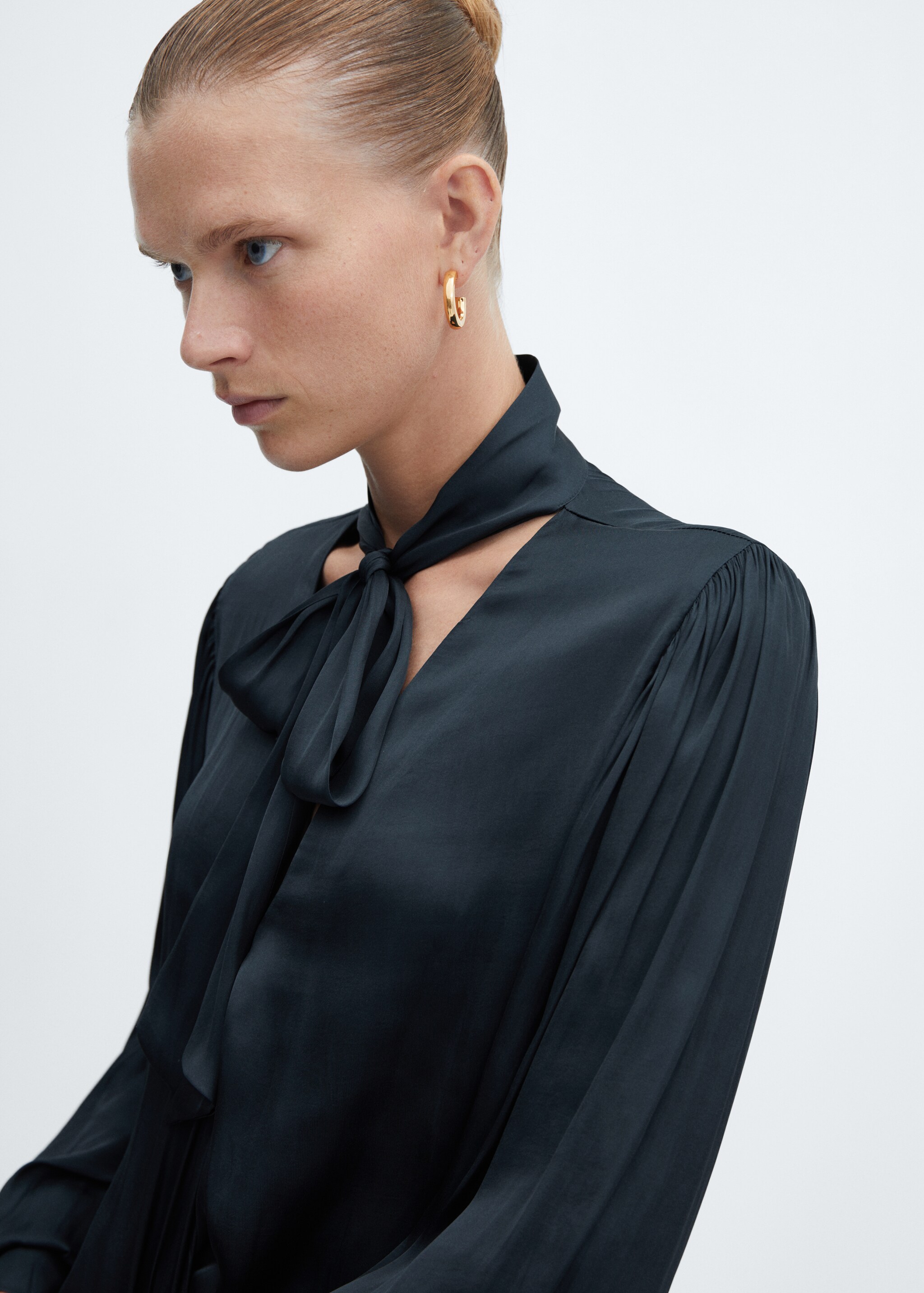 Bow satin blouse - Details of the article 1