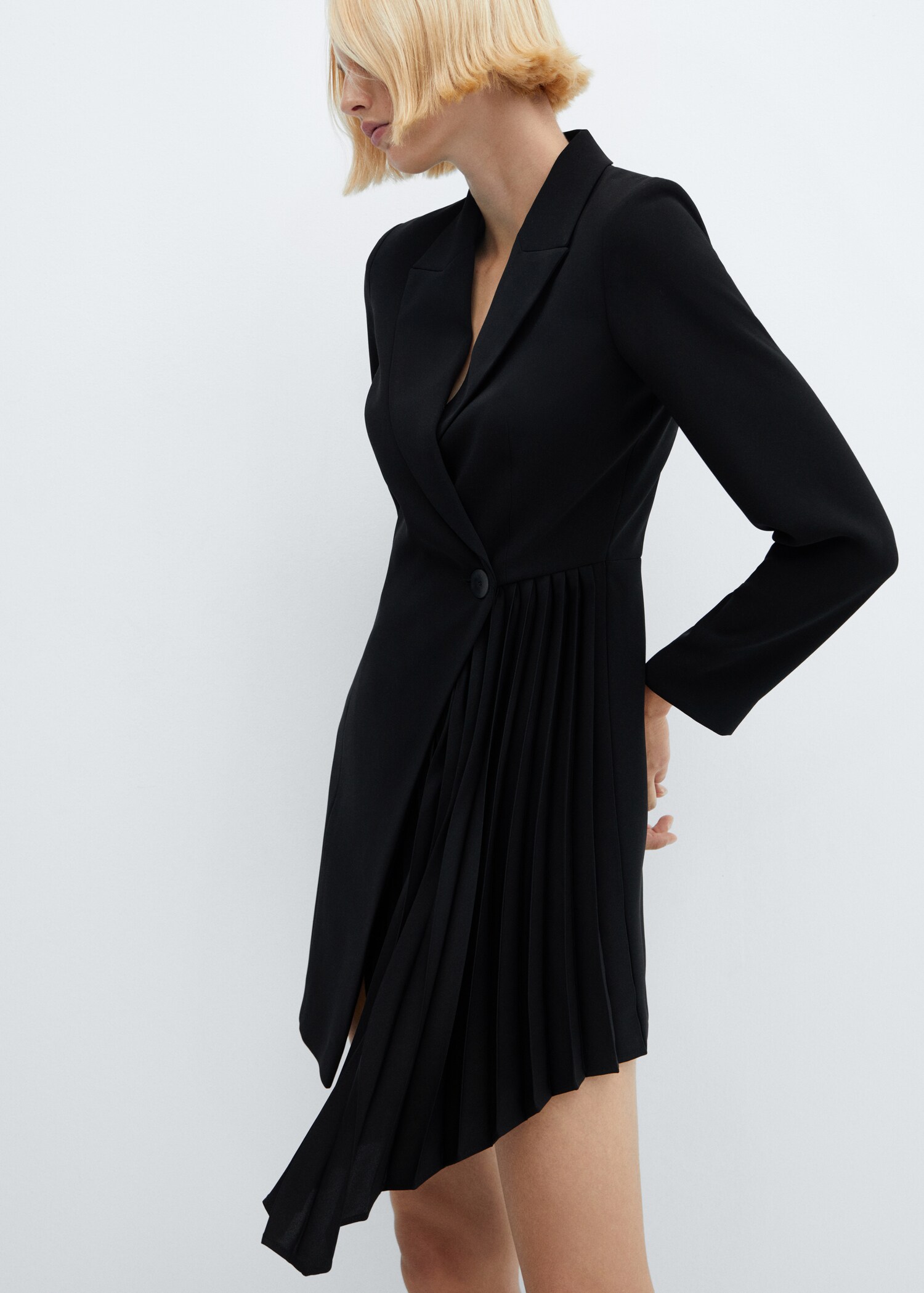 Jacket dress with pleated detail - Details of the article 4