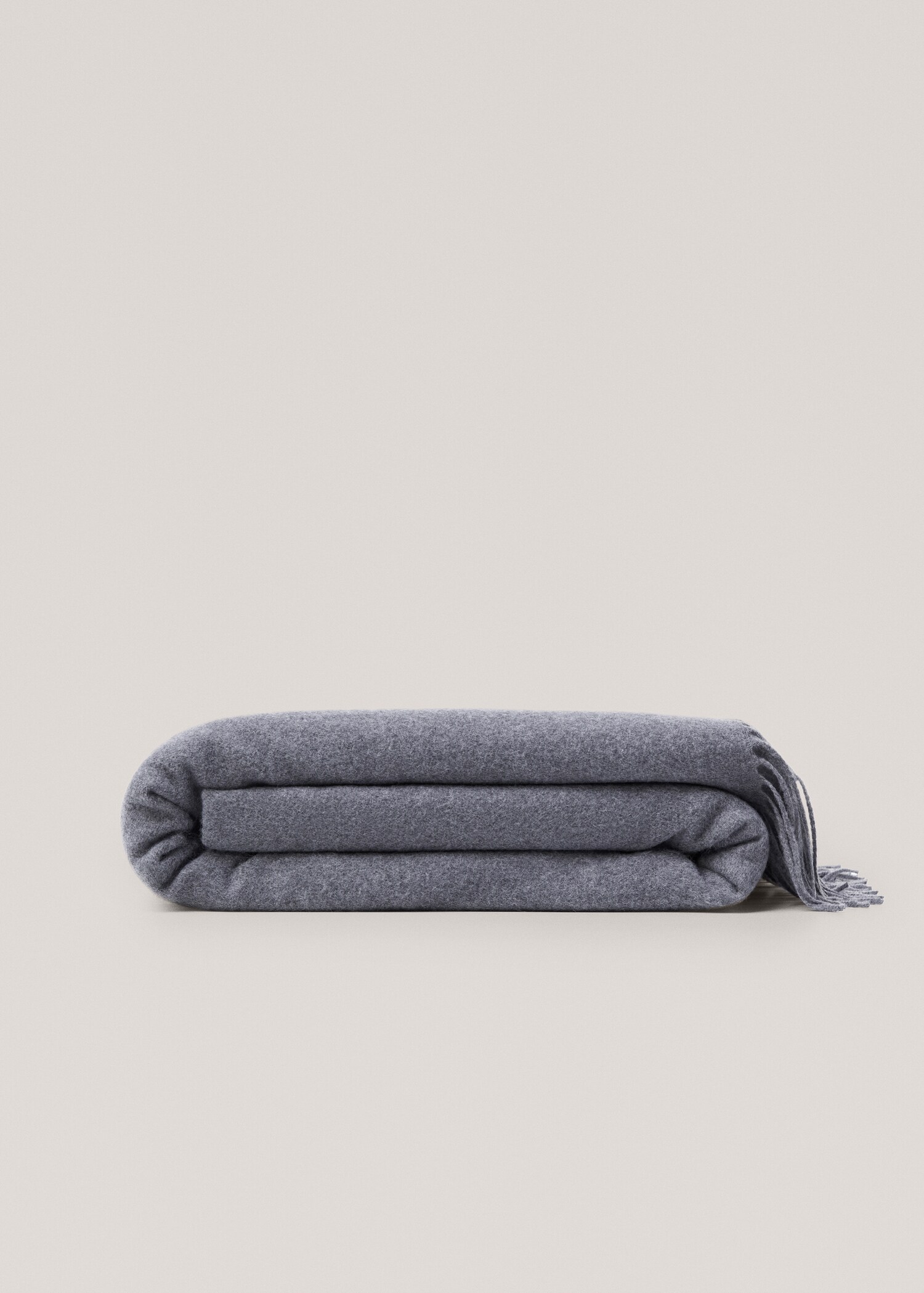 Plain fringed blanket - Article without model