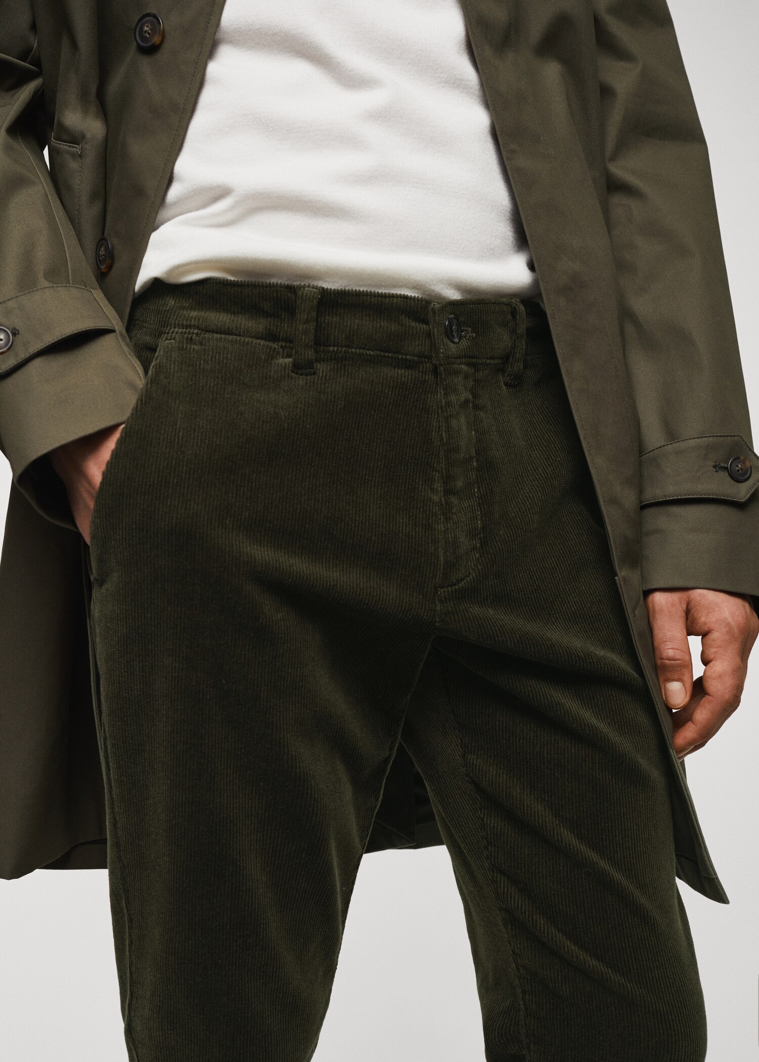 Corduroy slim fit crop pants - Details of the article 1