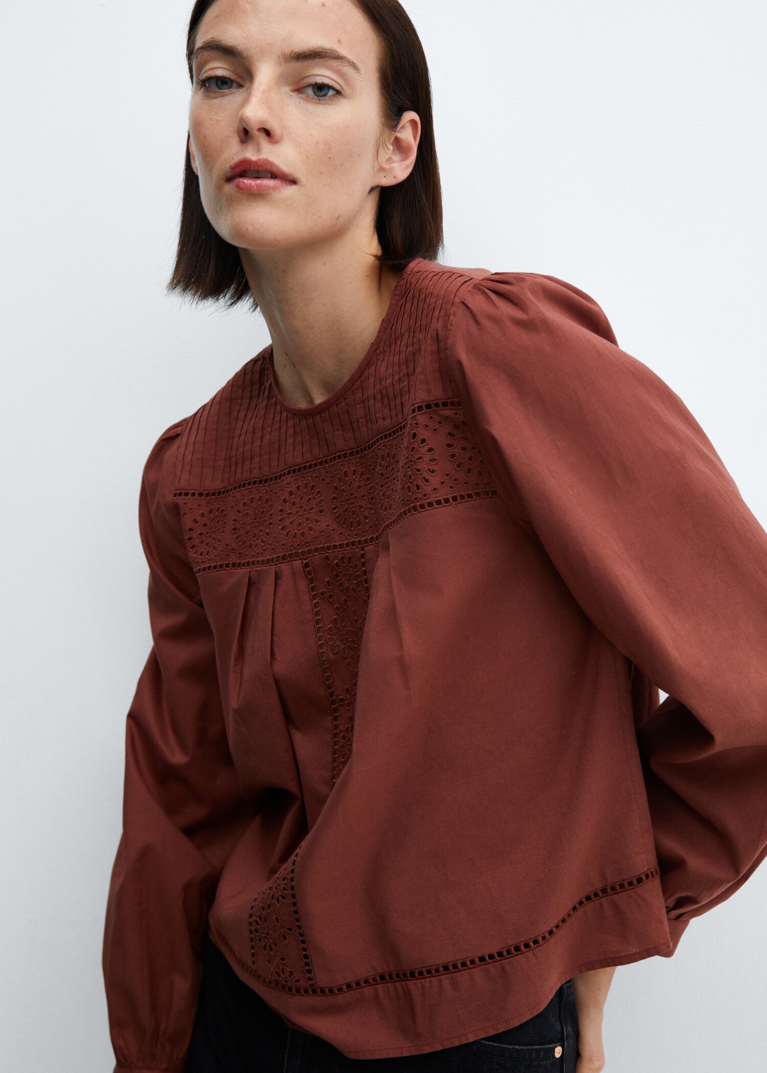 Cotton blouse with openwork details  - Details of the article 4