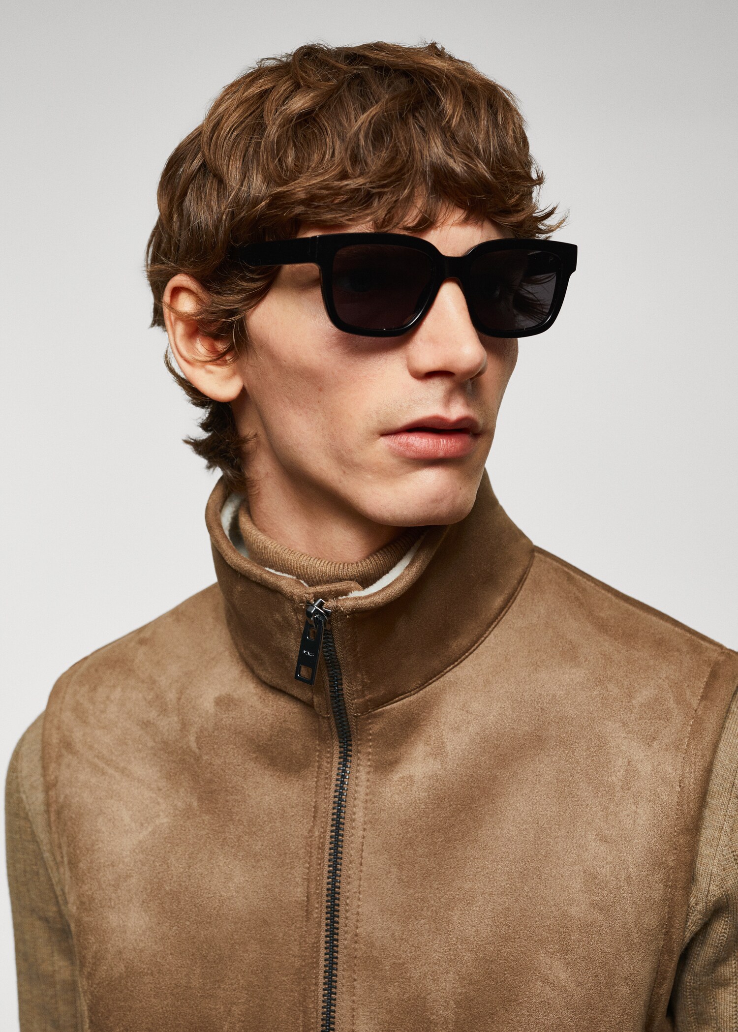 Shearling-lined leather-effect gilet - Details of the article 1