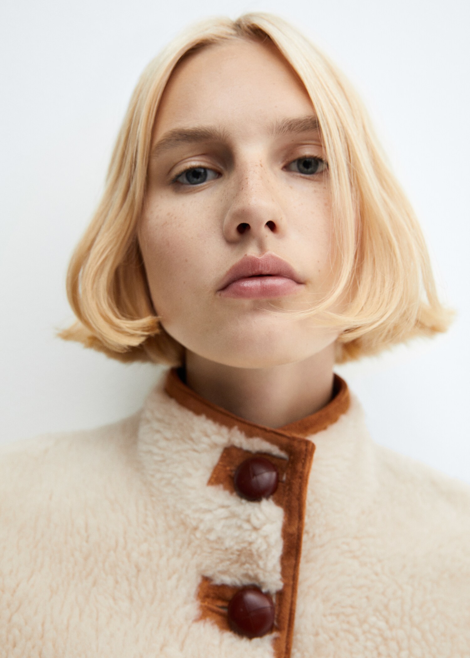 Reversible shearling vest - Details of the article 1