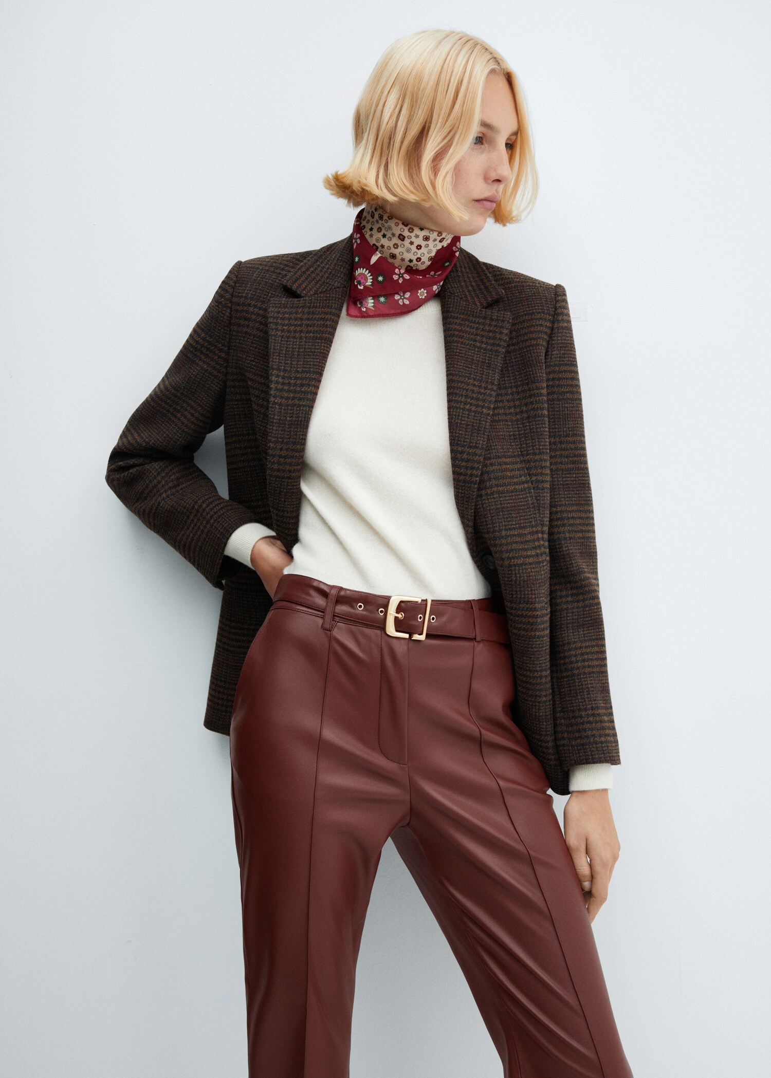 Leather-effect trousers with belt - Details of the article 1