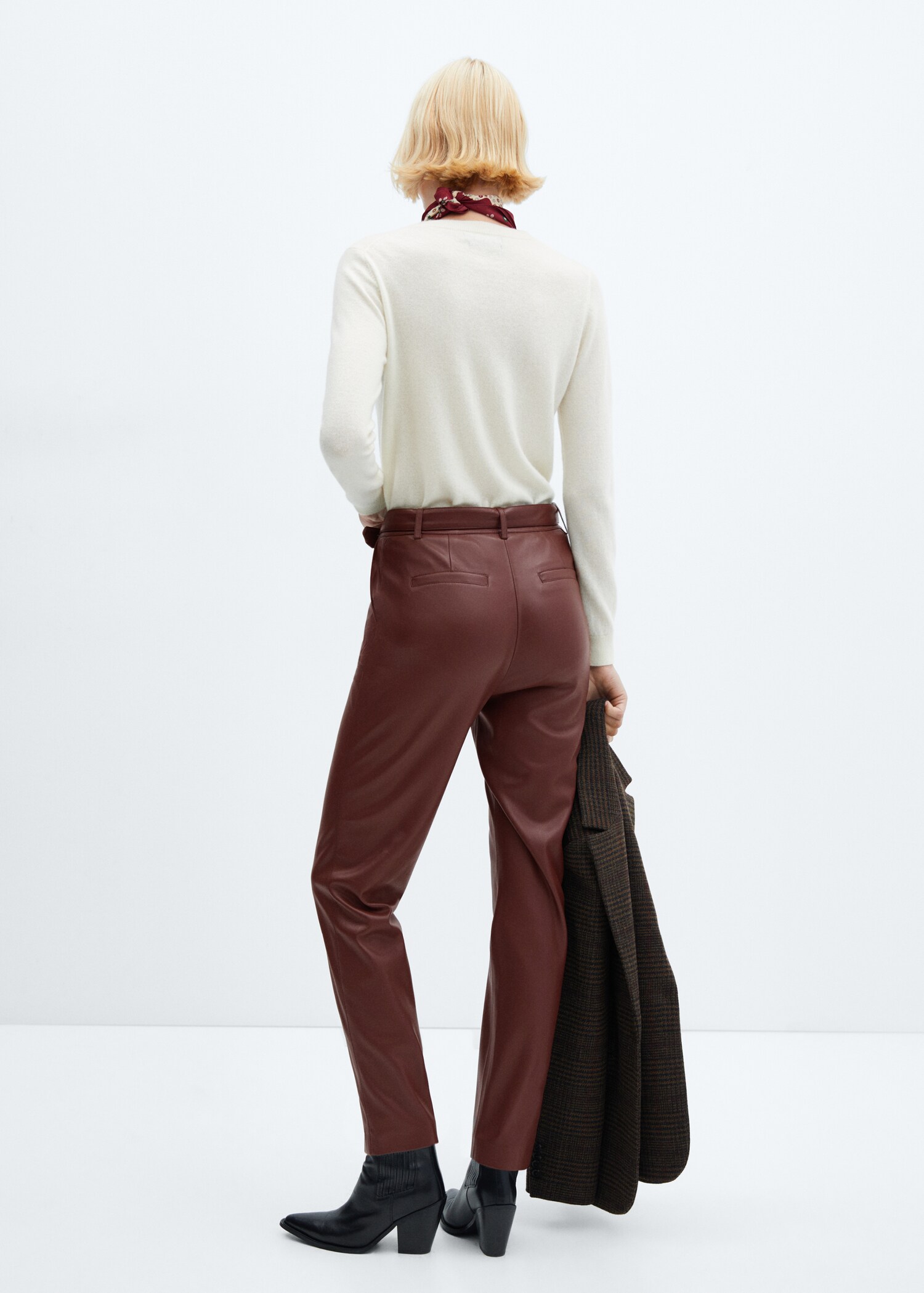 Leather-effect trousers with belt - Reverse of the article