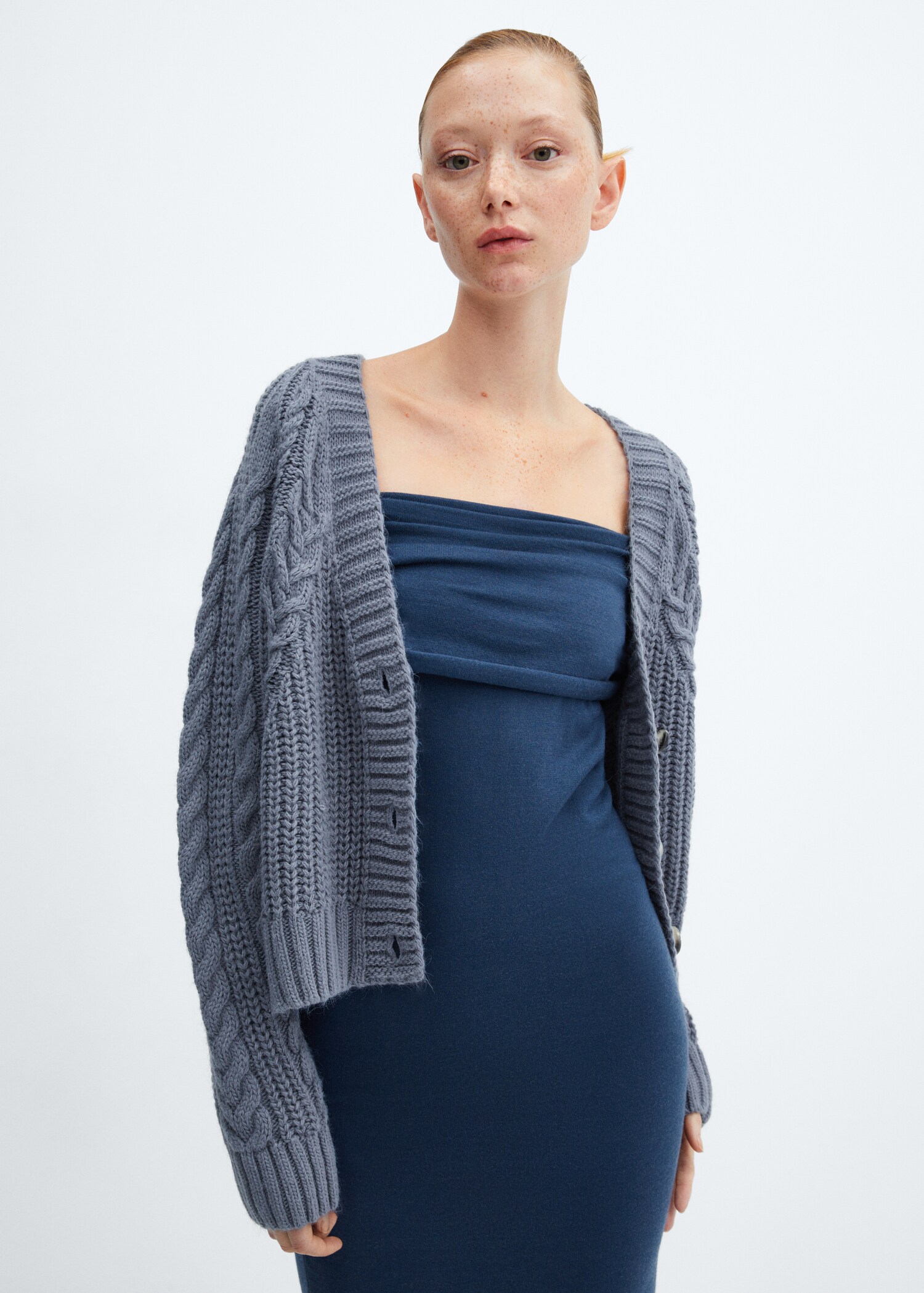 Cardigan maille torsadée boutons - Plan moyen