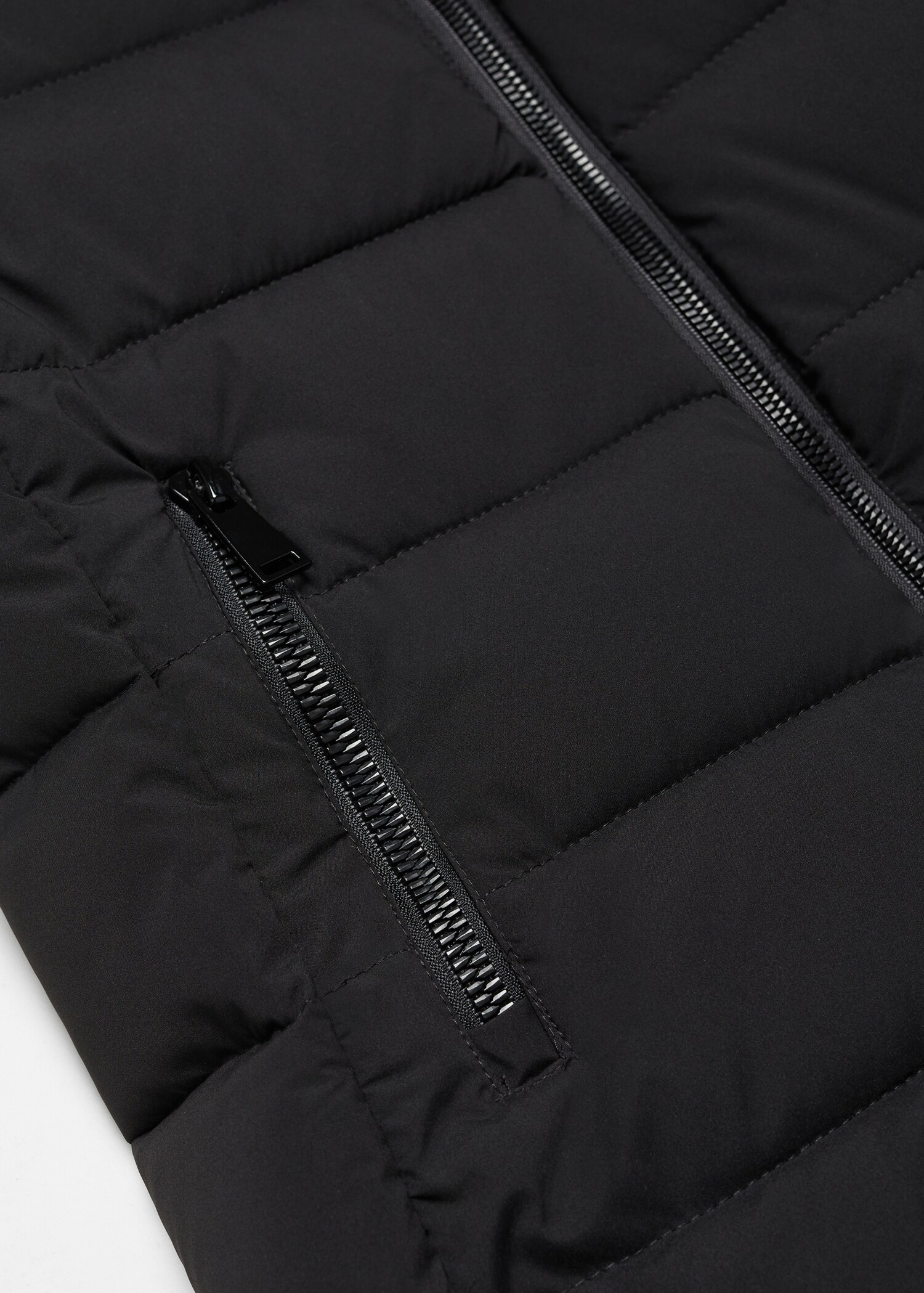 Medium-fitted anorak - Details of the article 0