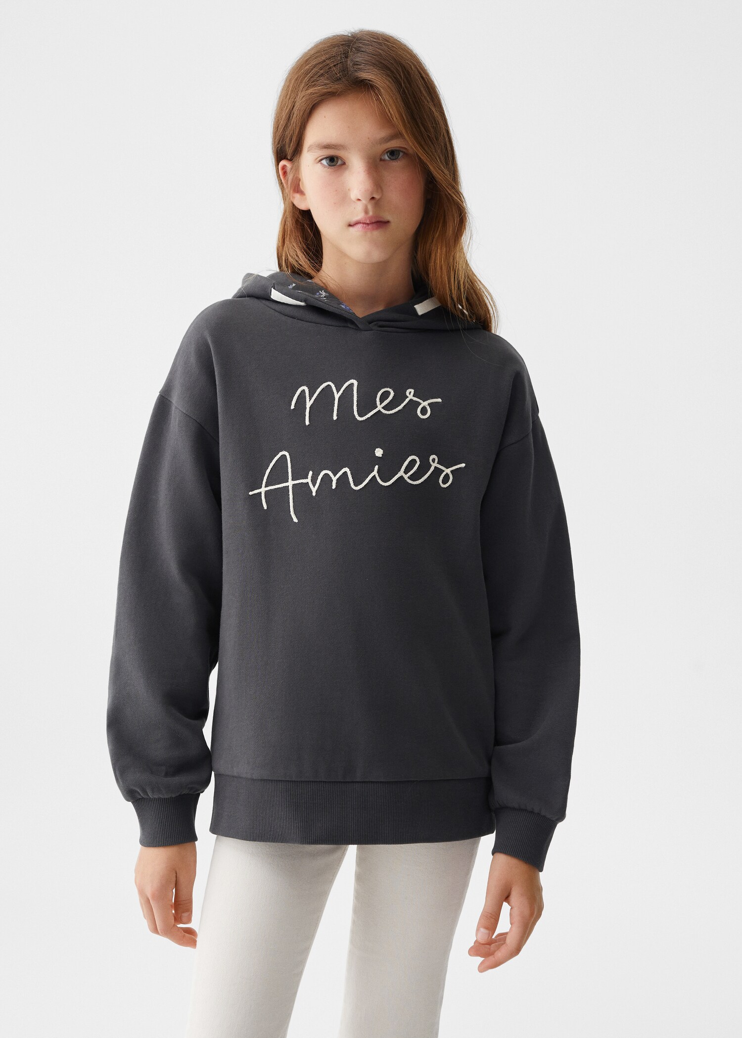 Sudadera mensaje bordado - Plano medio