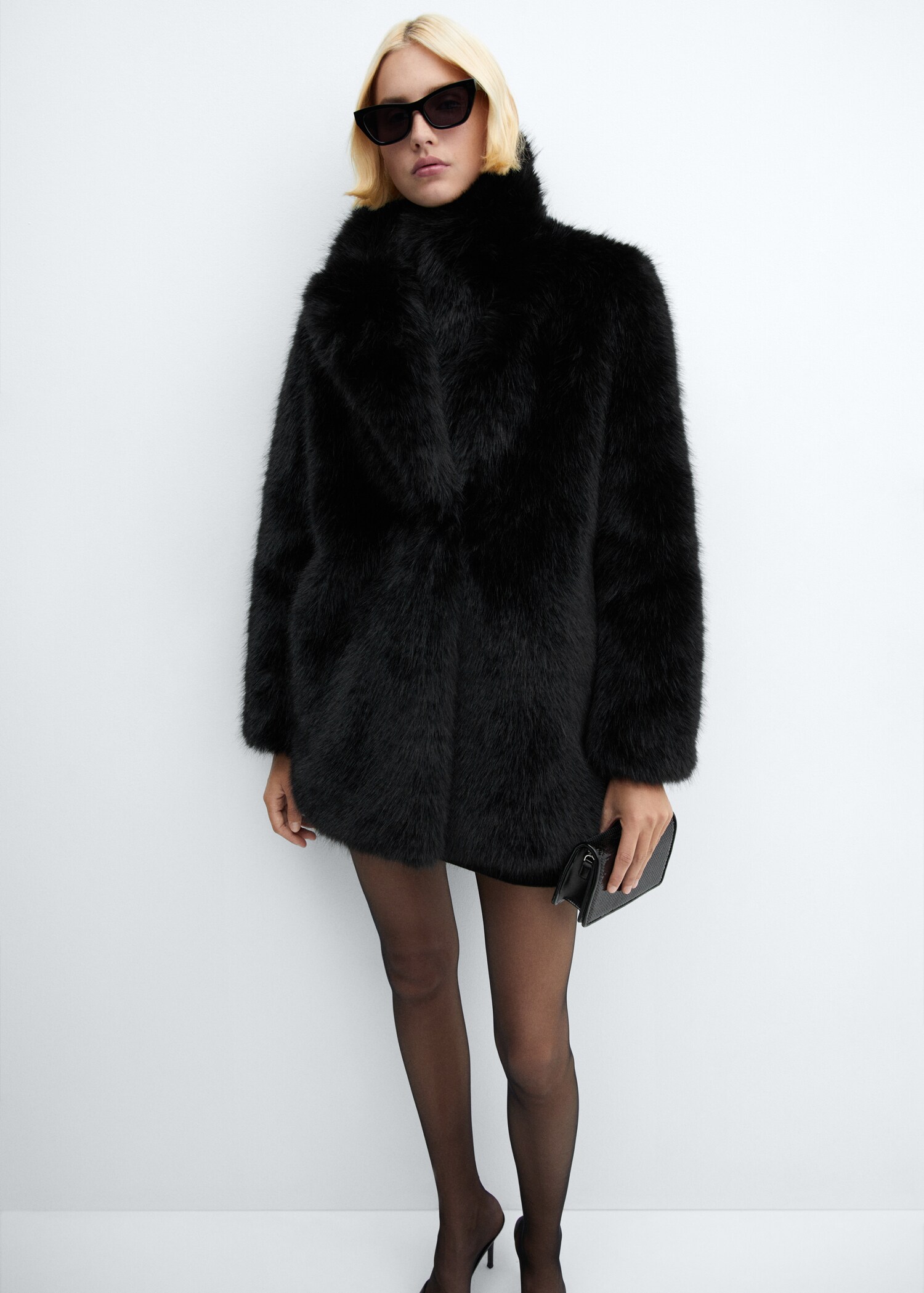 Manteau en imitation fourrure à revers - Détail de l'article 2