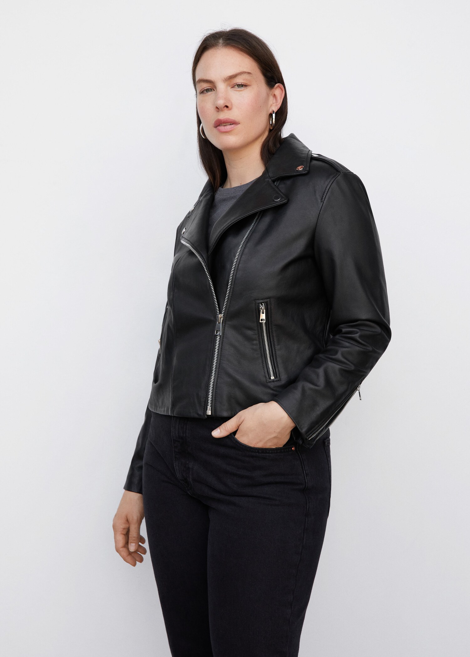 Leather biker jacket - Details of the article 5