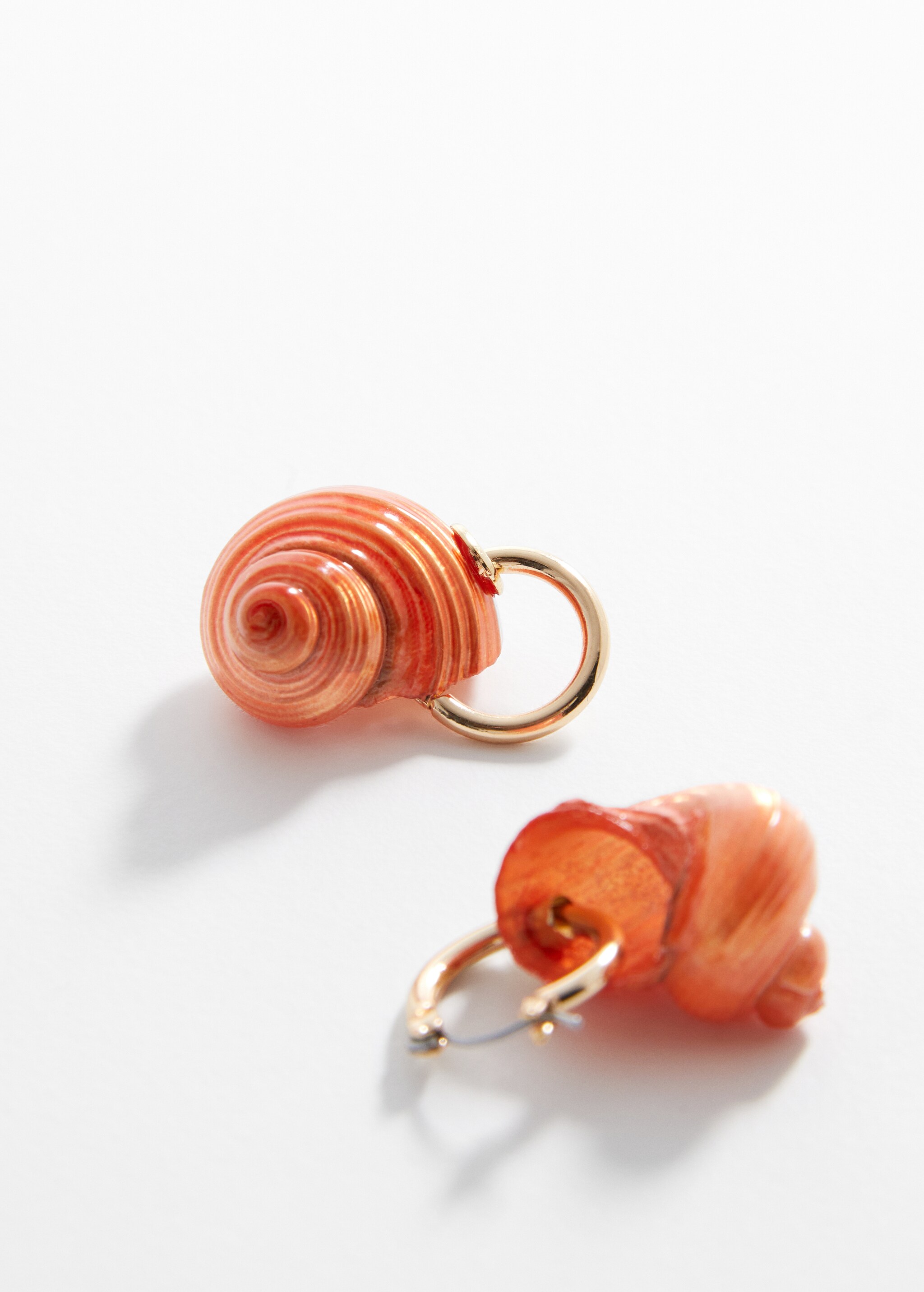 Shell earrings - Plan mediu