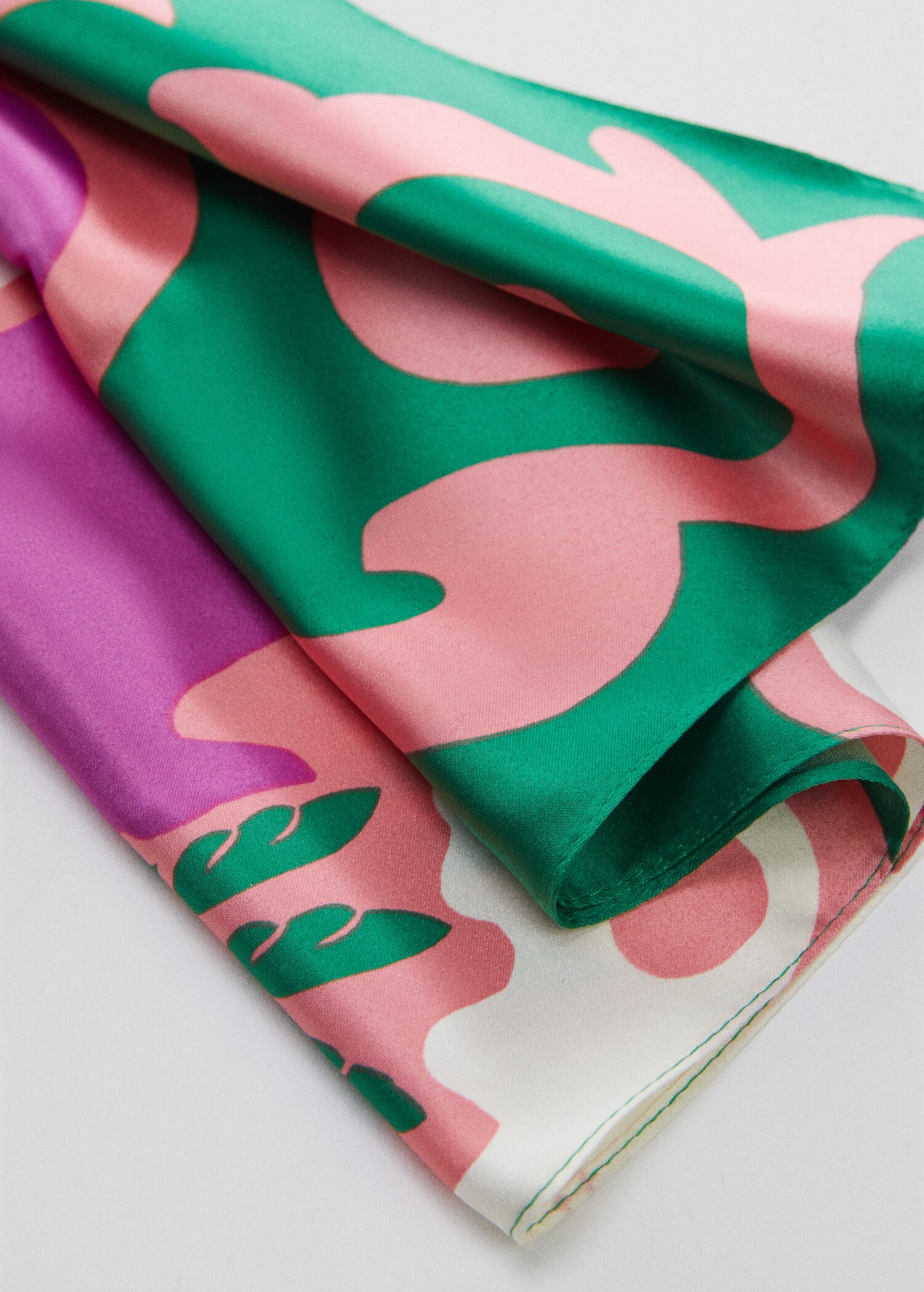 Printed satin scarf - Details of the article 1