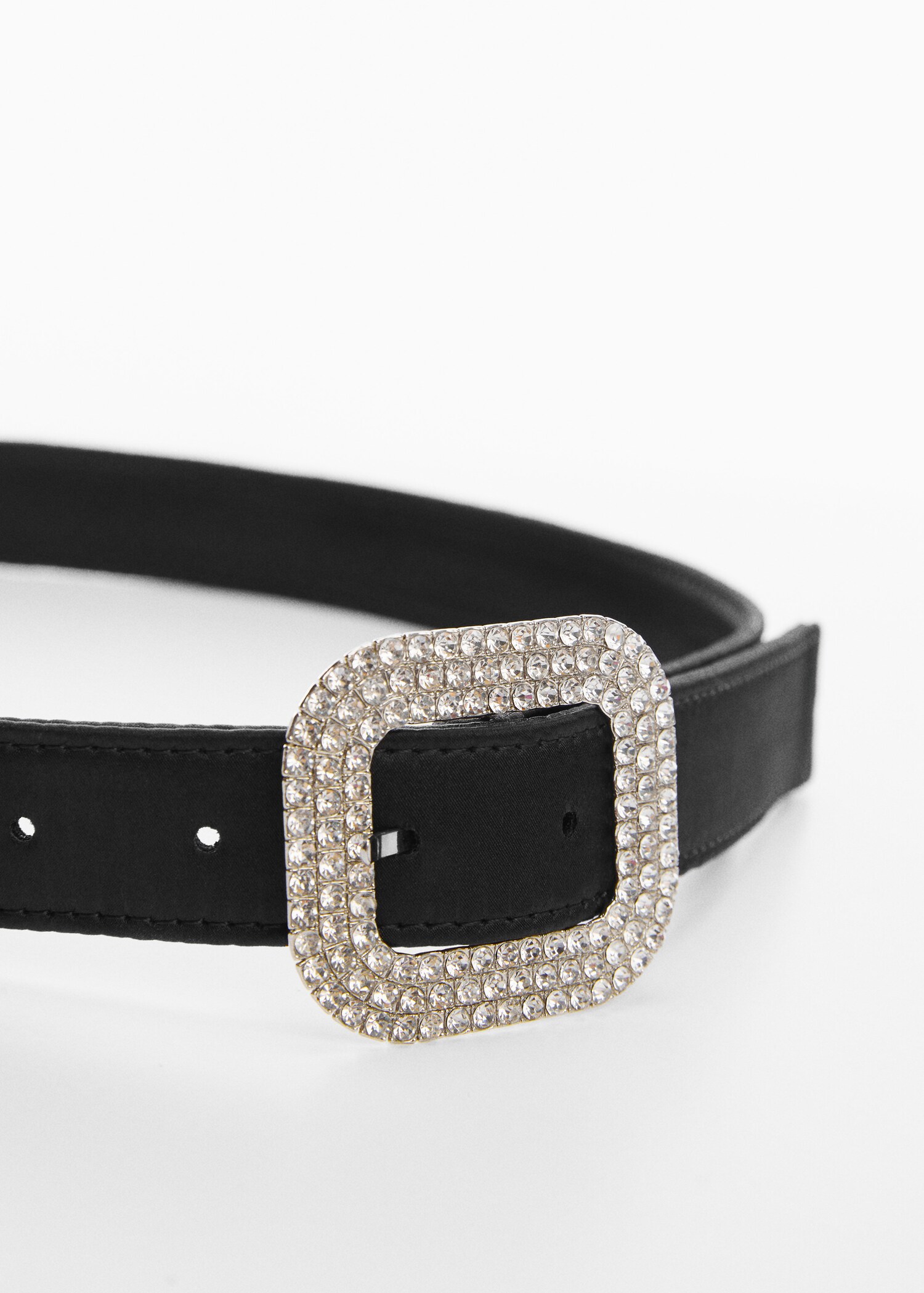 Ceinture à boucle strass - Plan moyen