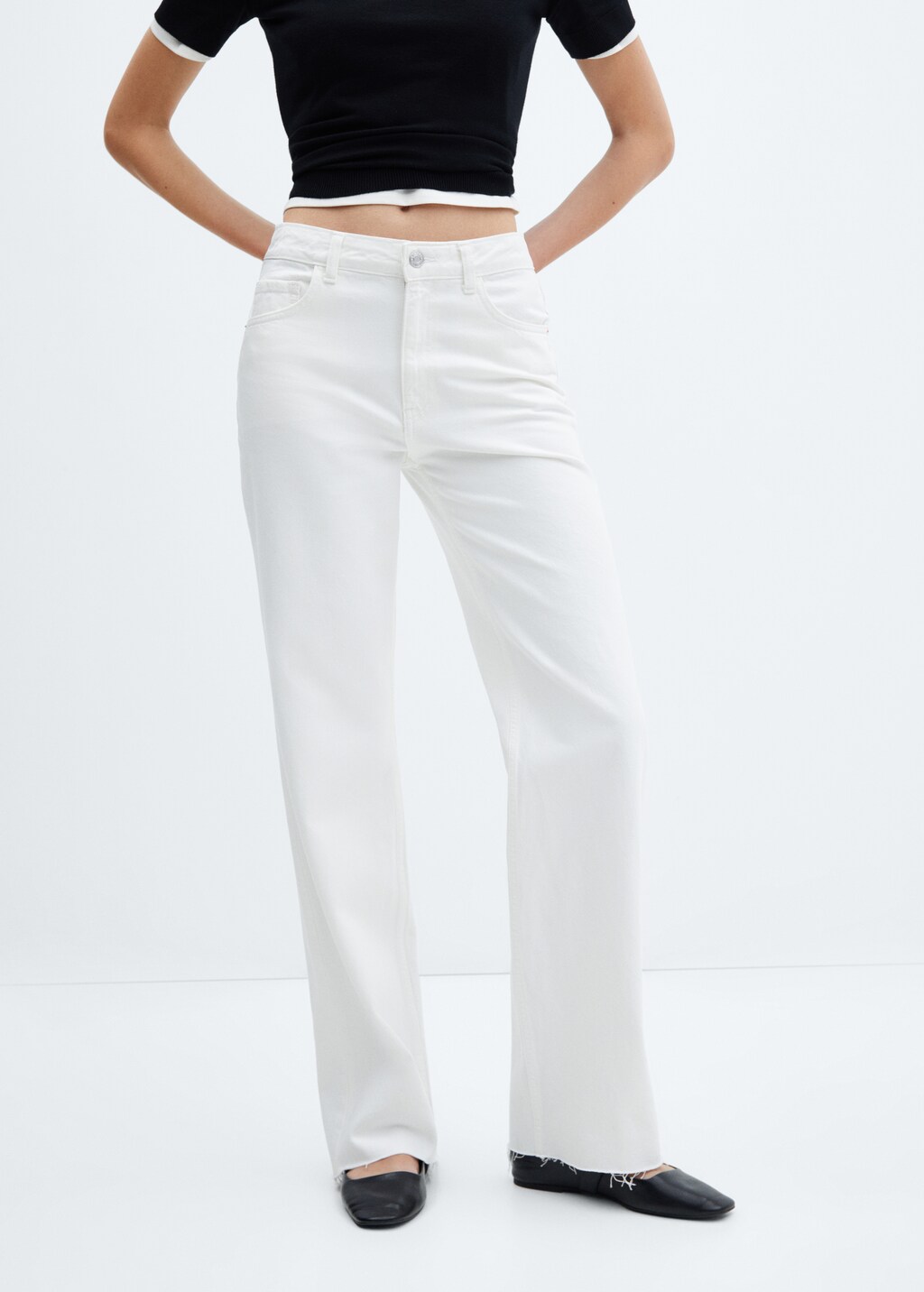 Wide leg mid-rise jeans