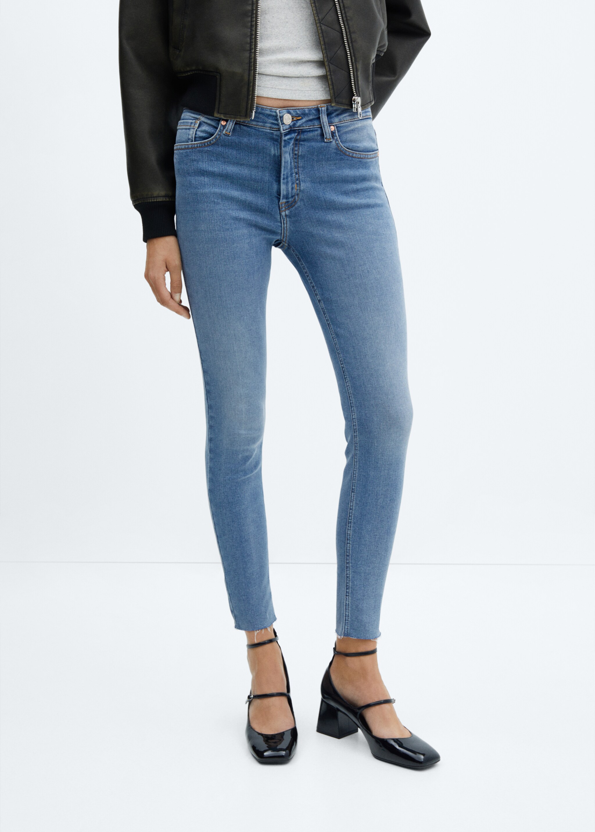 Skinny-Jeans in Cropped-Länge - Mittlere Ansicht