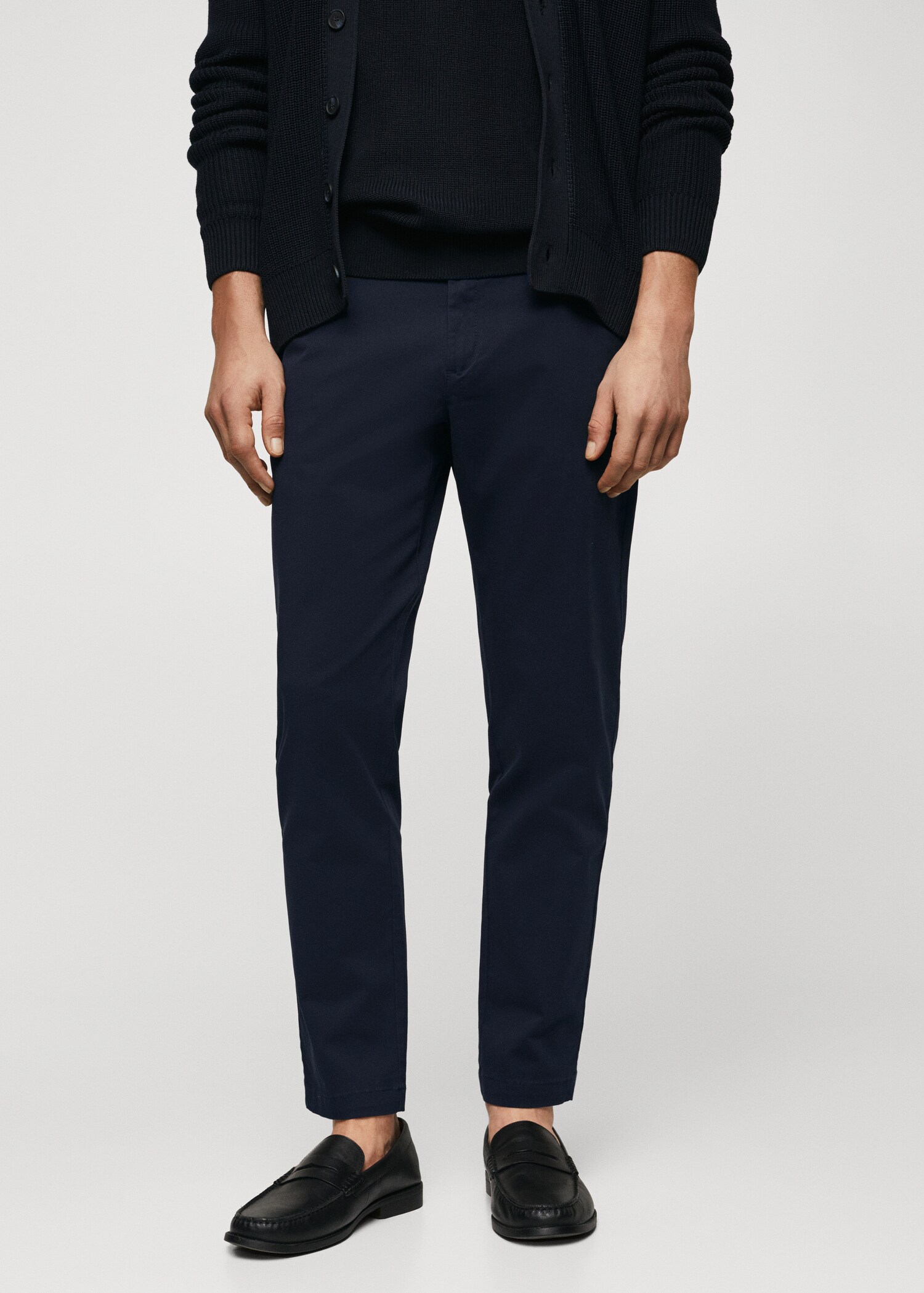 Celana panjang katun crop tapered - Tampilan Sedang