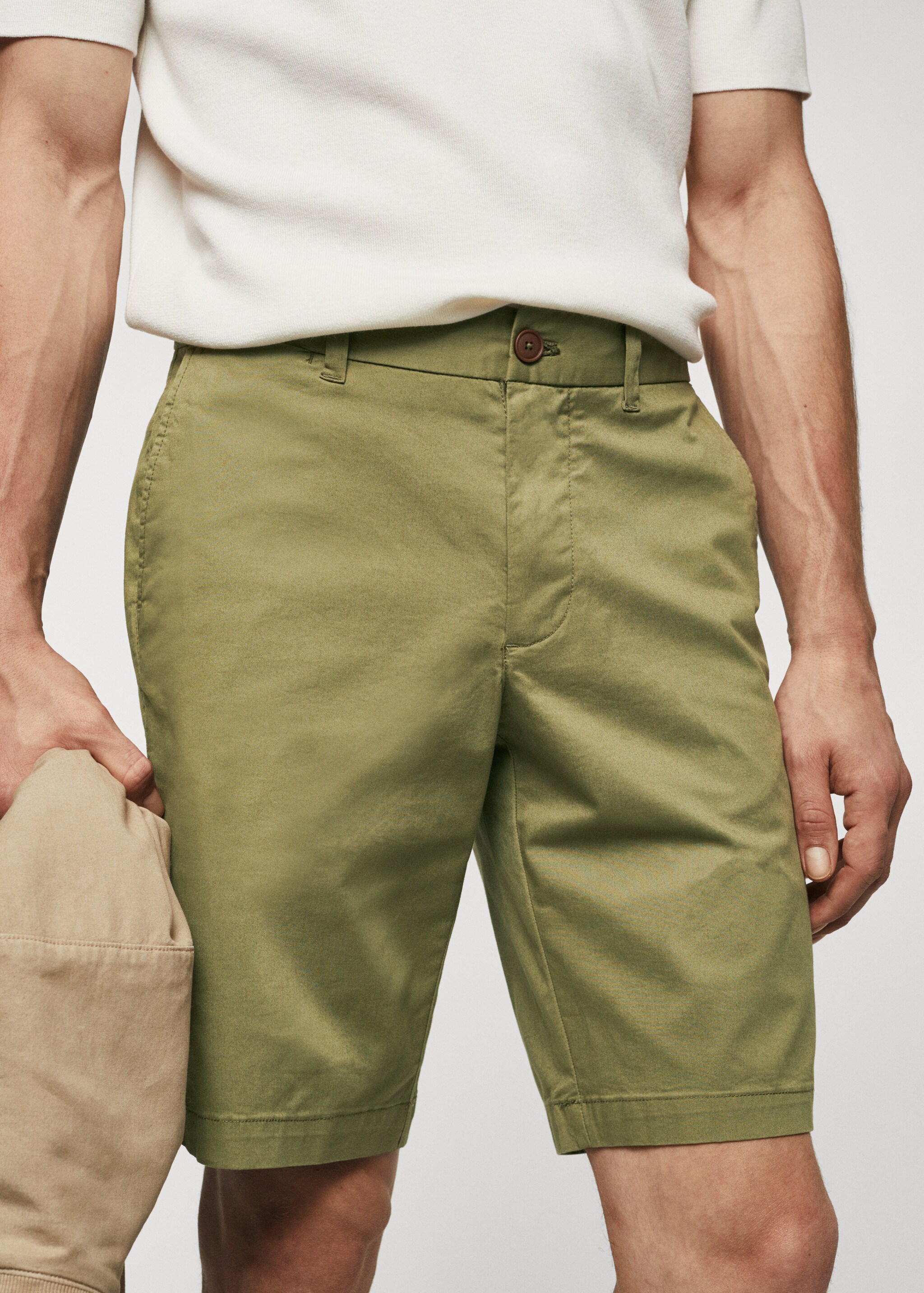 Slim fit chino cotton Bermuda shorts - Detaliu al articolului 1