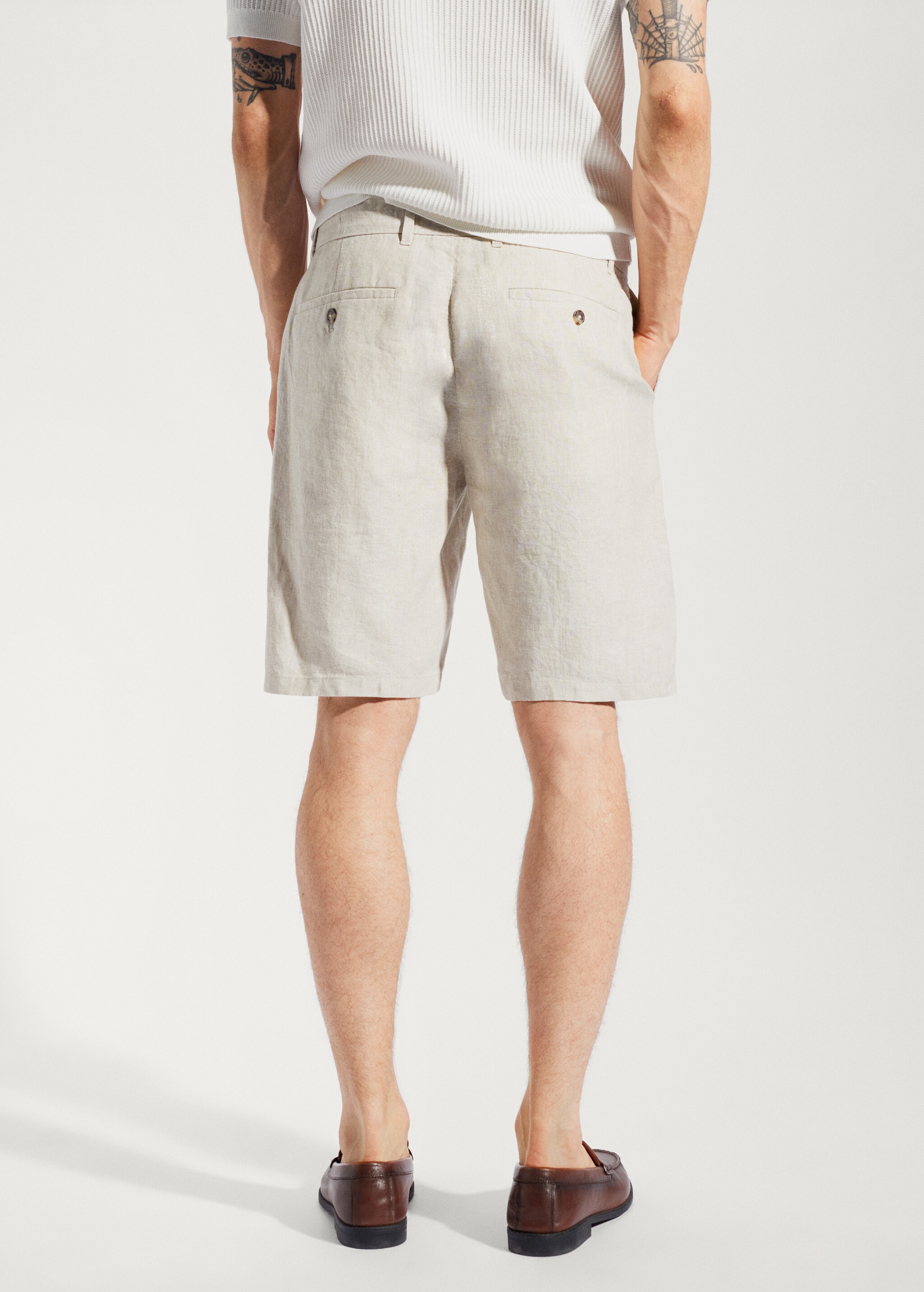100% linen shorts - Reverse of the article