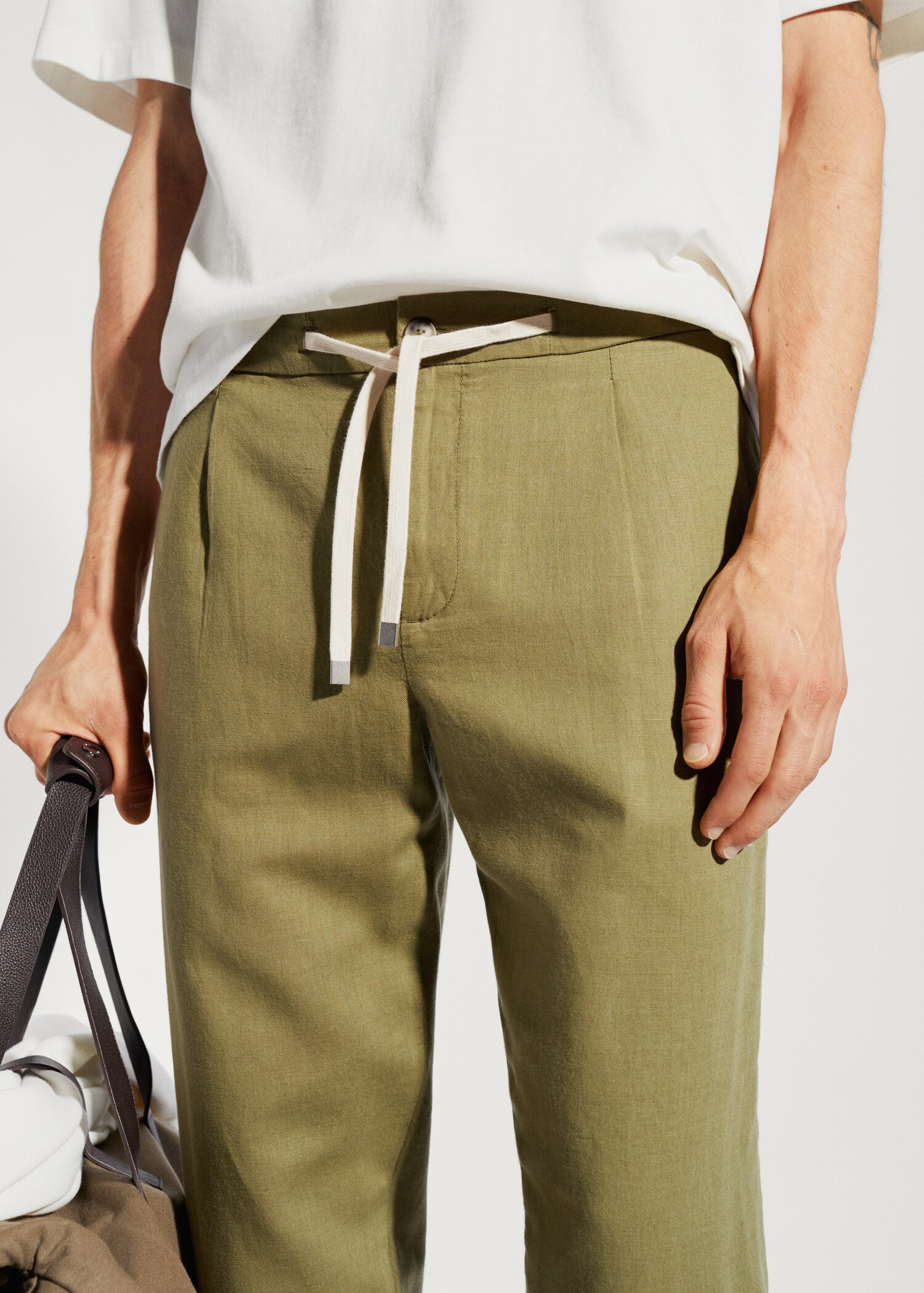 Slim-fit trousers with drawstring  - Details of the article 1