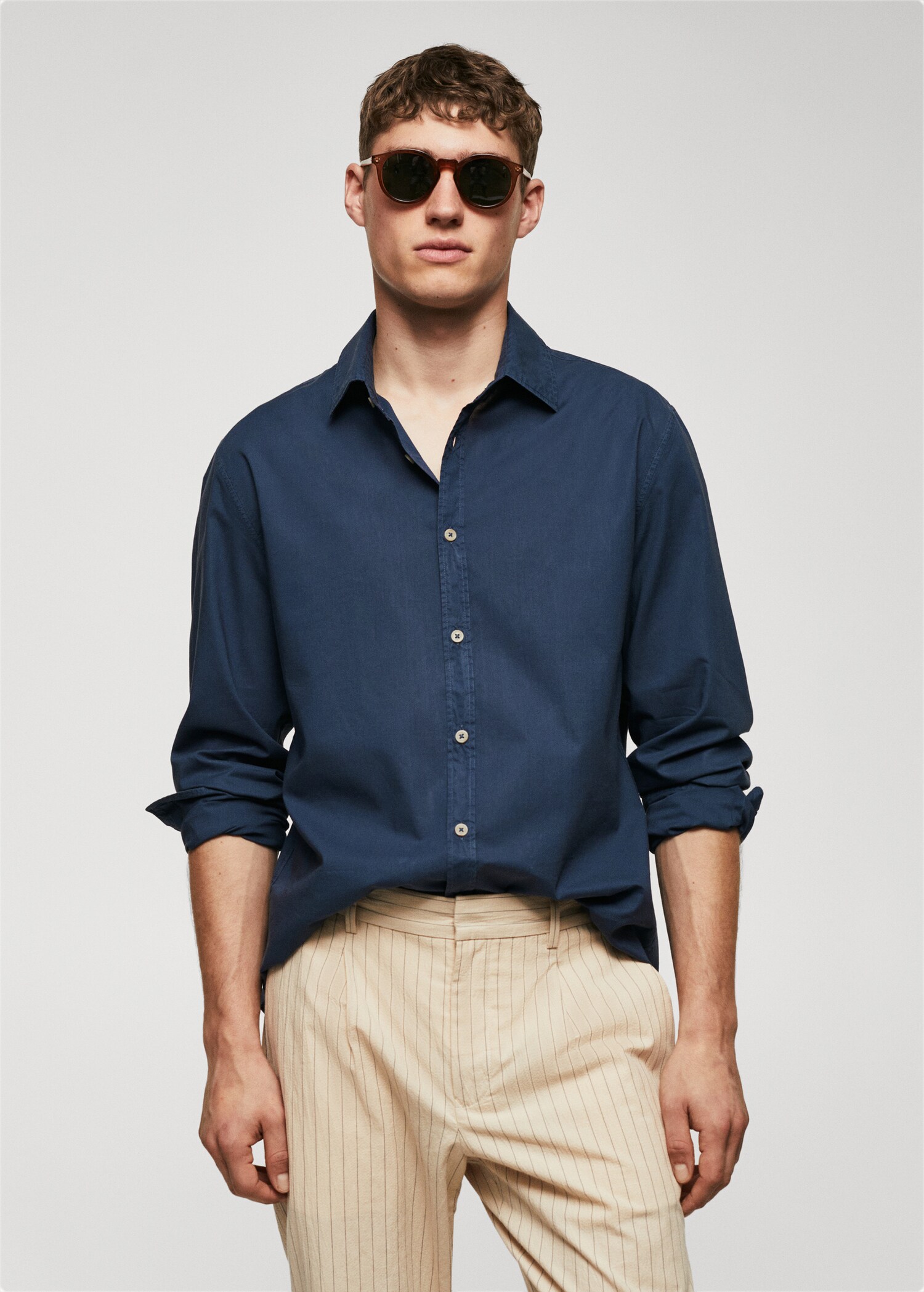 Chemise regular-fit voile de coton - Plan moyen