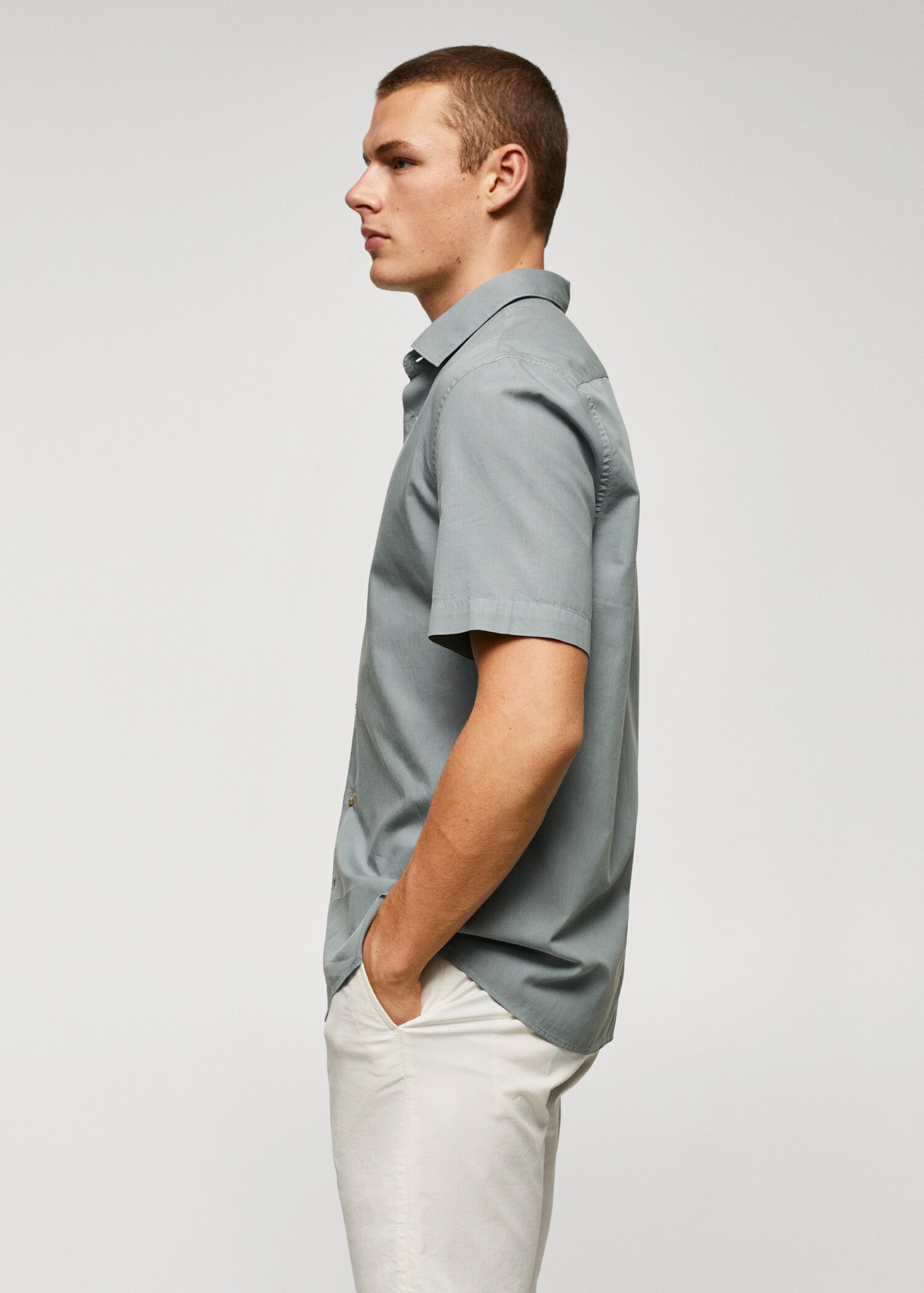 Lightweight cotton shirt  - Details of the article 2