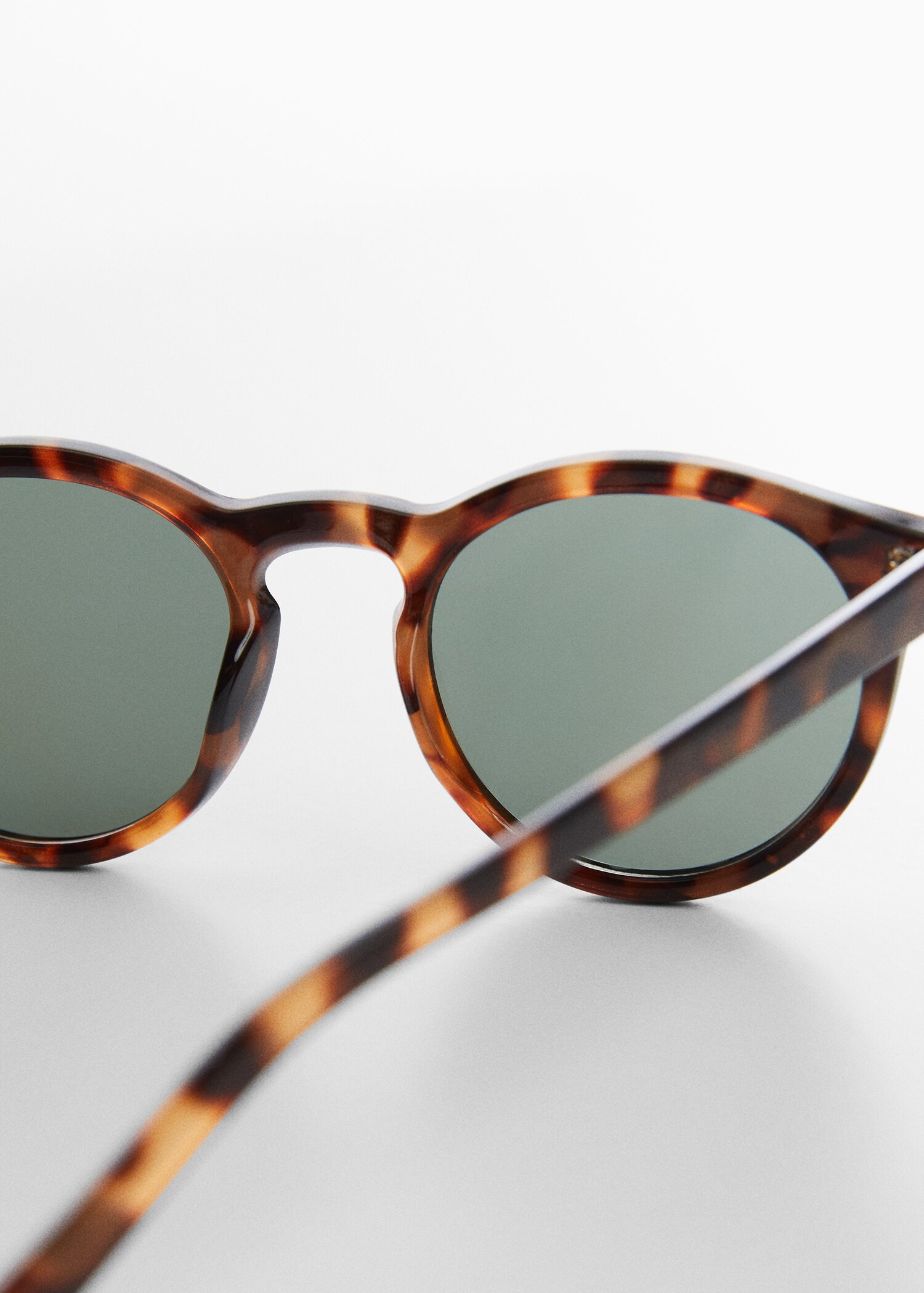 Retro style sunglasses - Details of the article 1