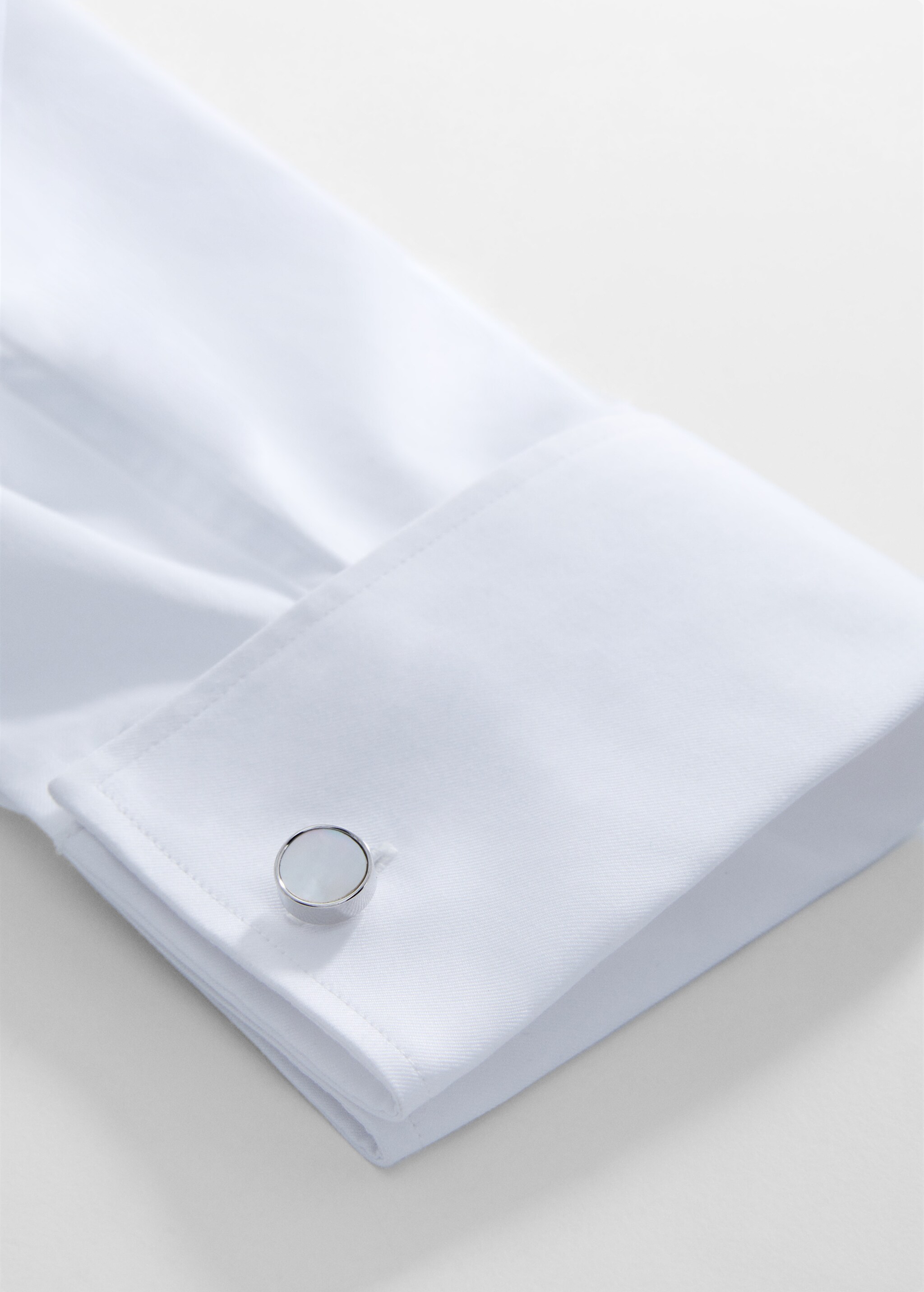 Round mother-of-pearl cufflinks - Details of the article 1