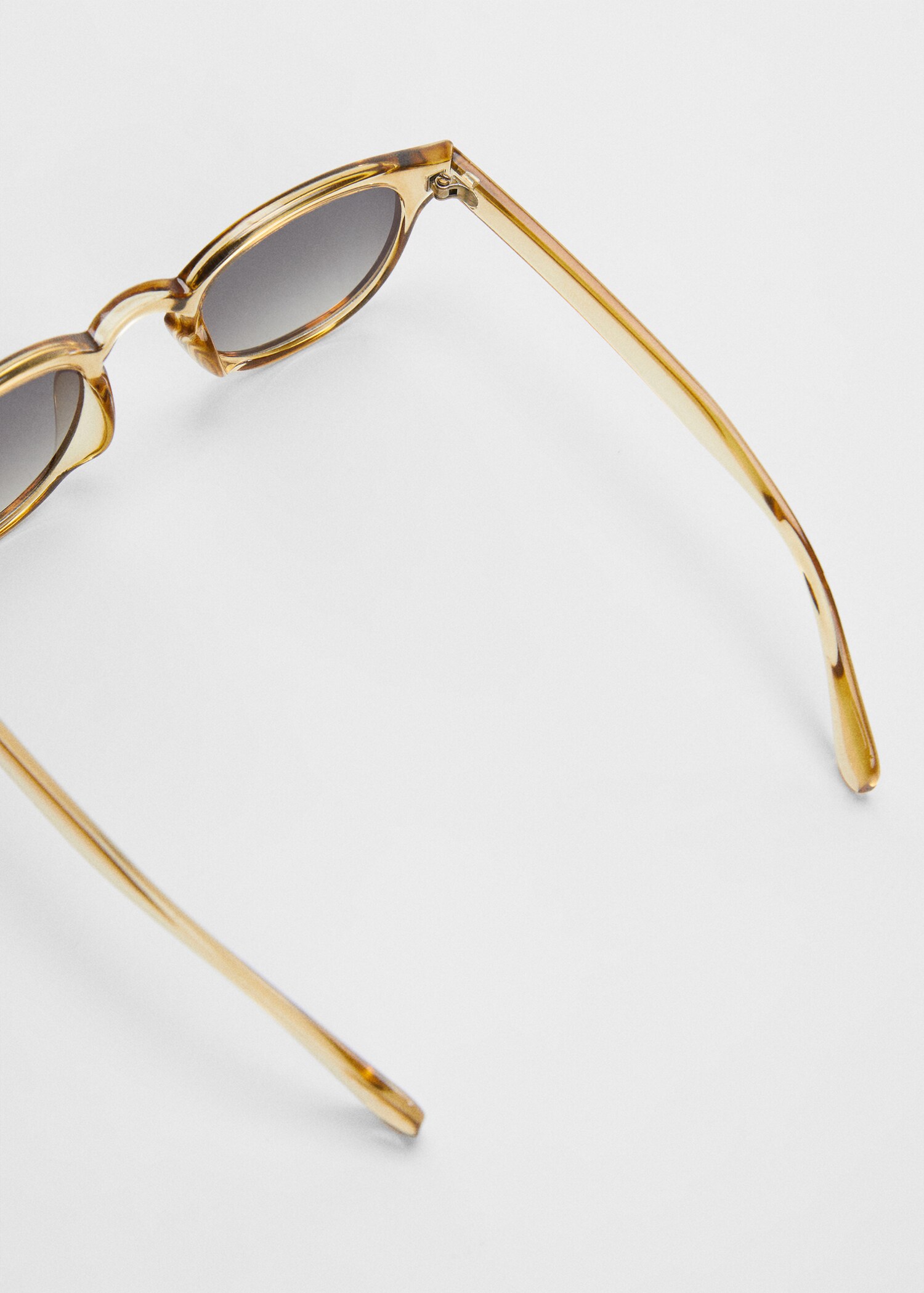 Rounded sunglasses - Details of the article 1