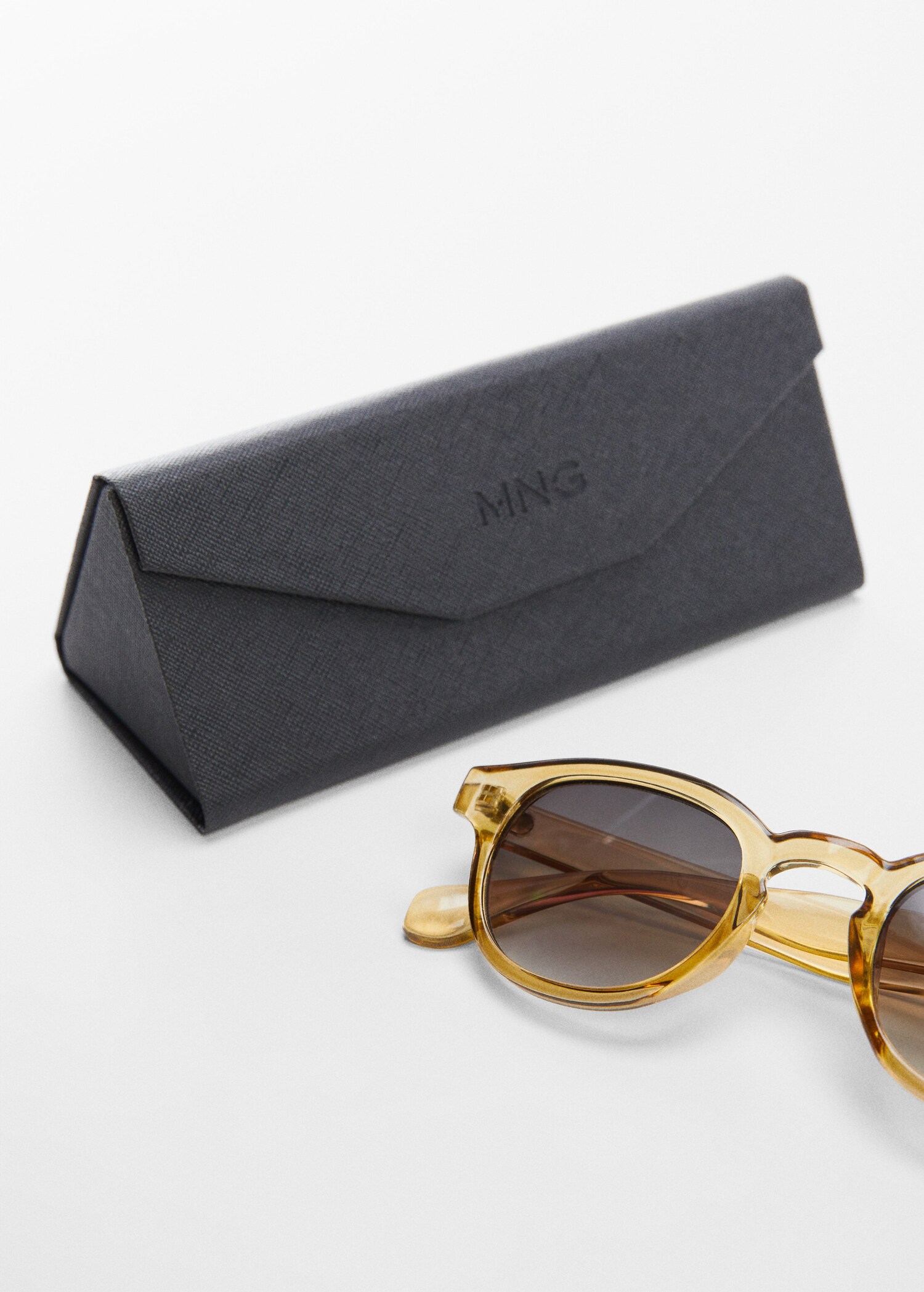 Rounded sunglasses - Details of the article 2