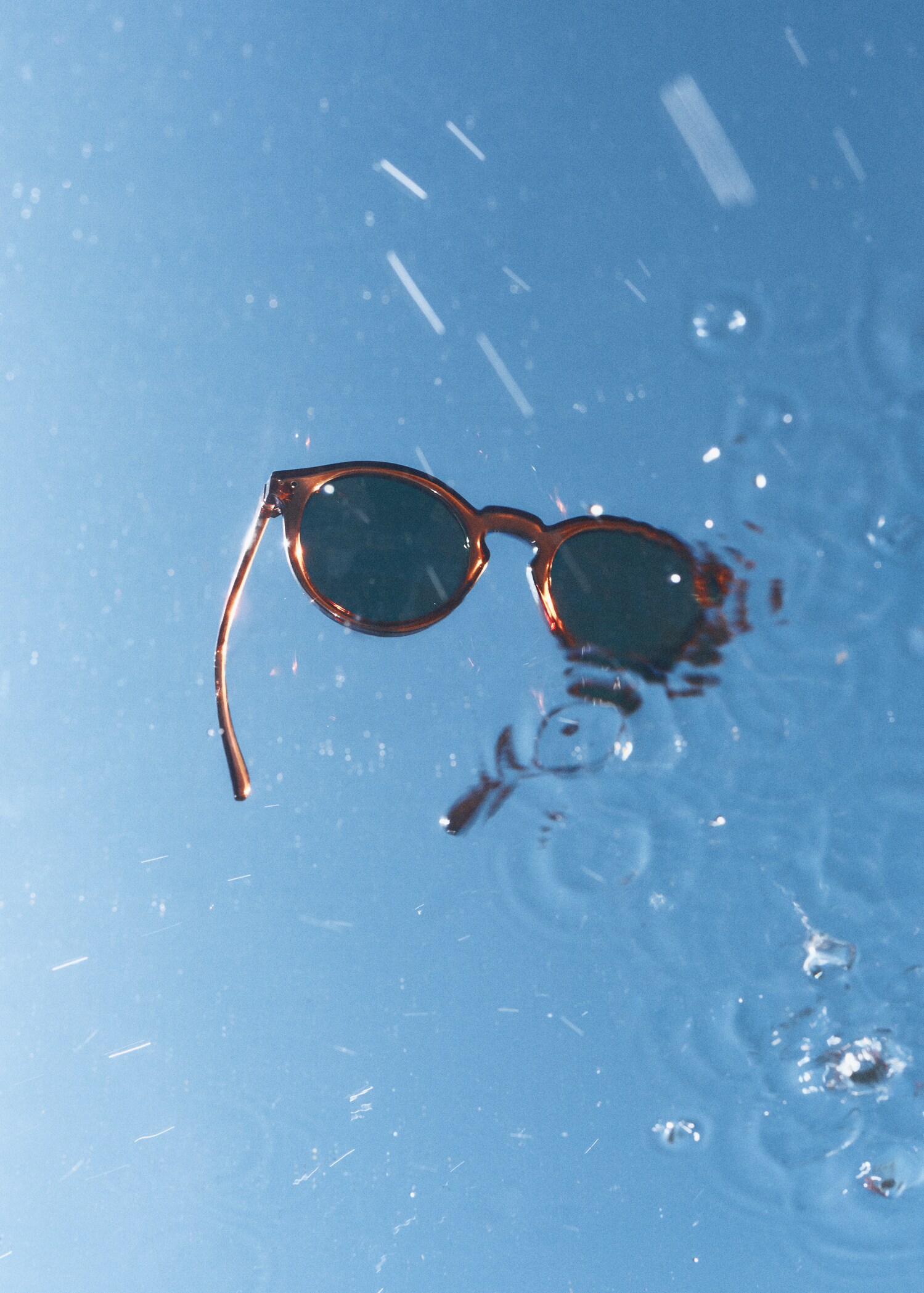 Rounded sunglasses - Details of the article 7