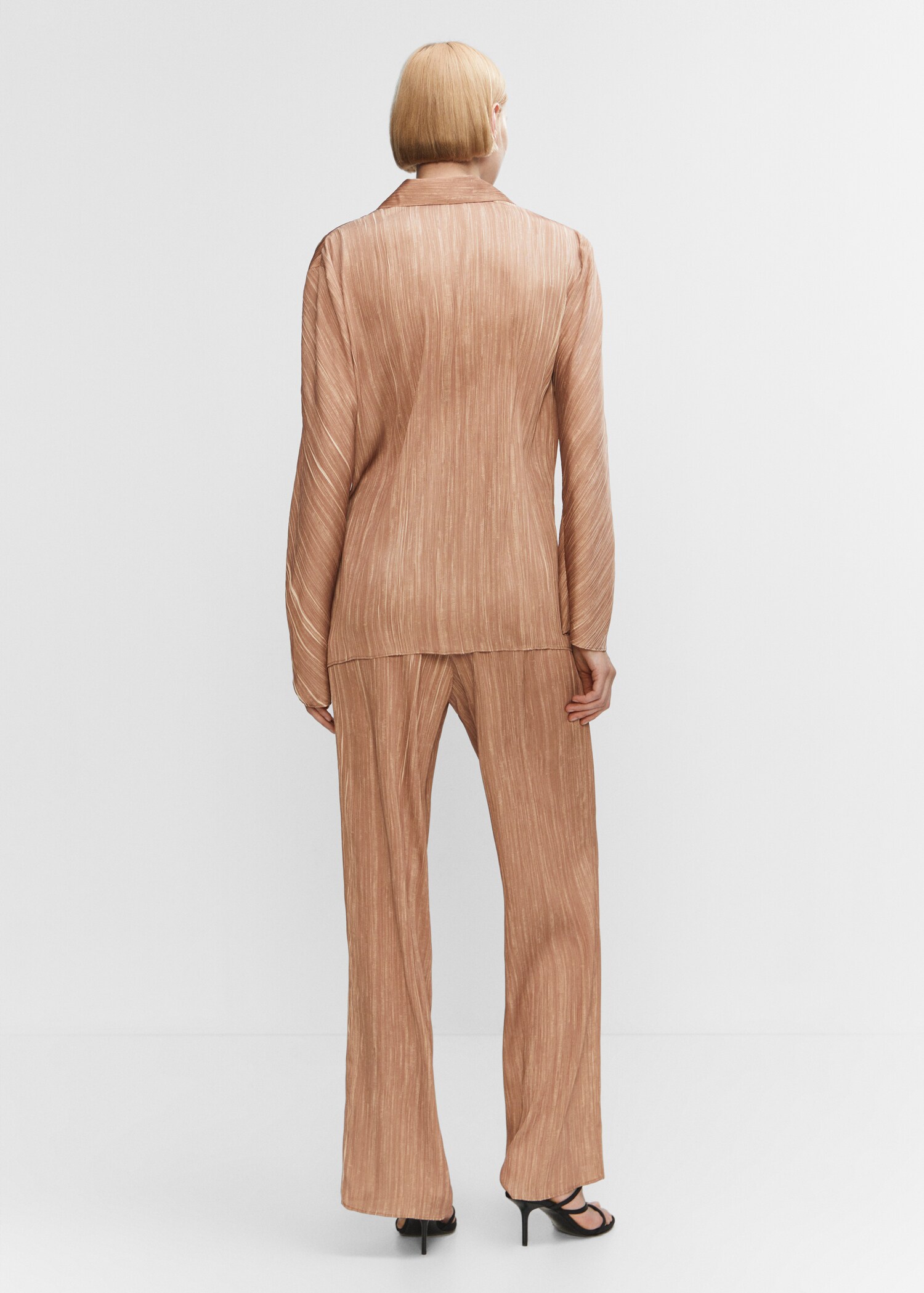 Satin pleated trousers - Reverse of the article
