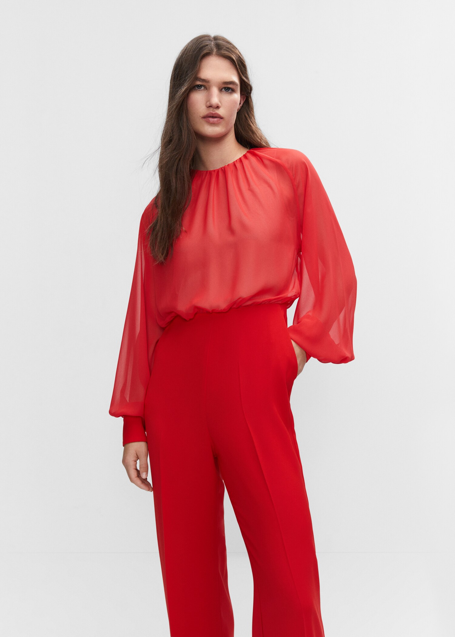 Combinaison gaze semi-transparente - Plan moyen