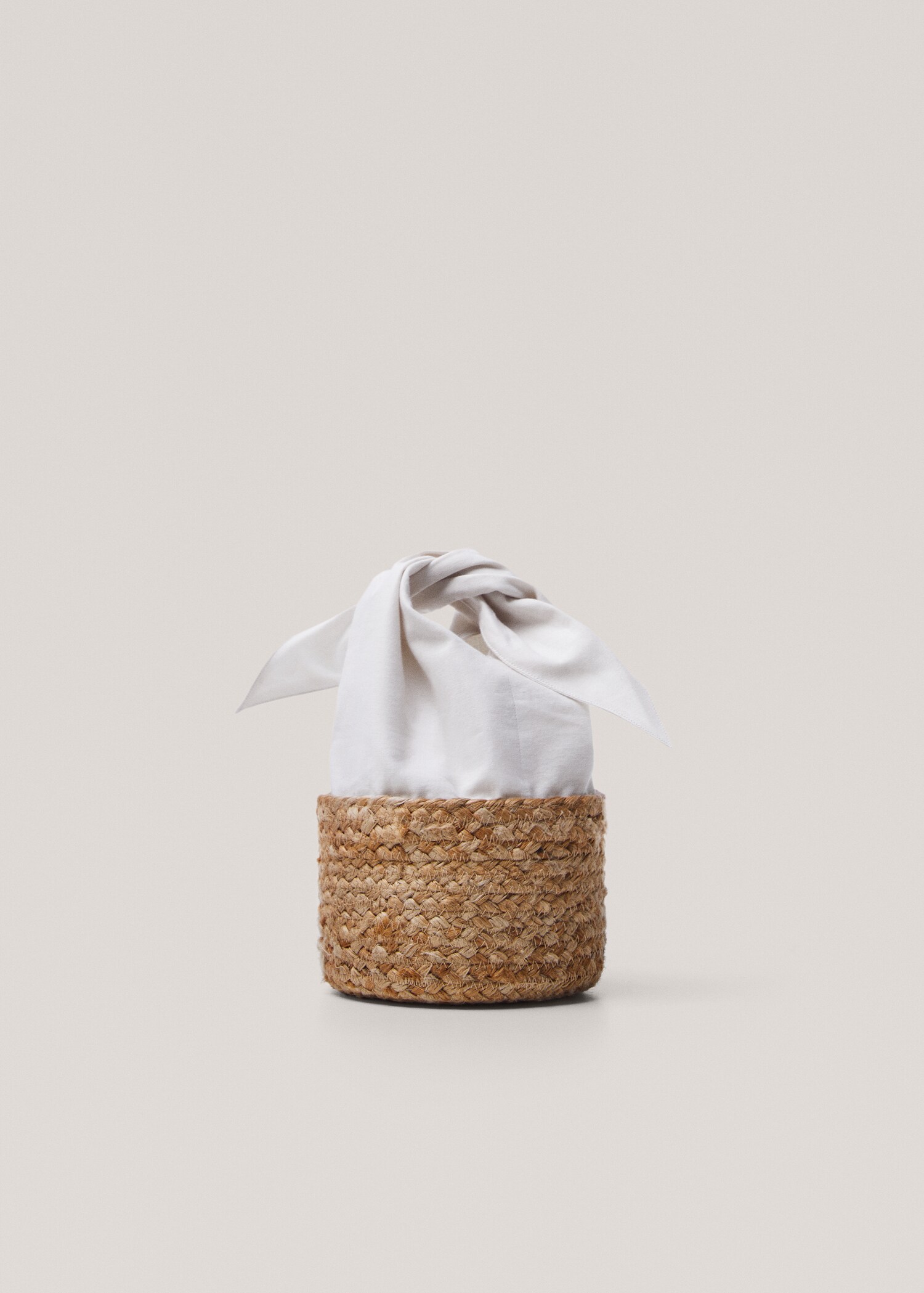 Braided basket 15cmx10cm - Article without model