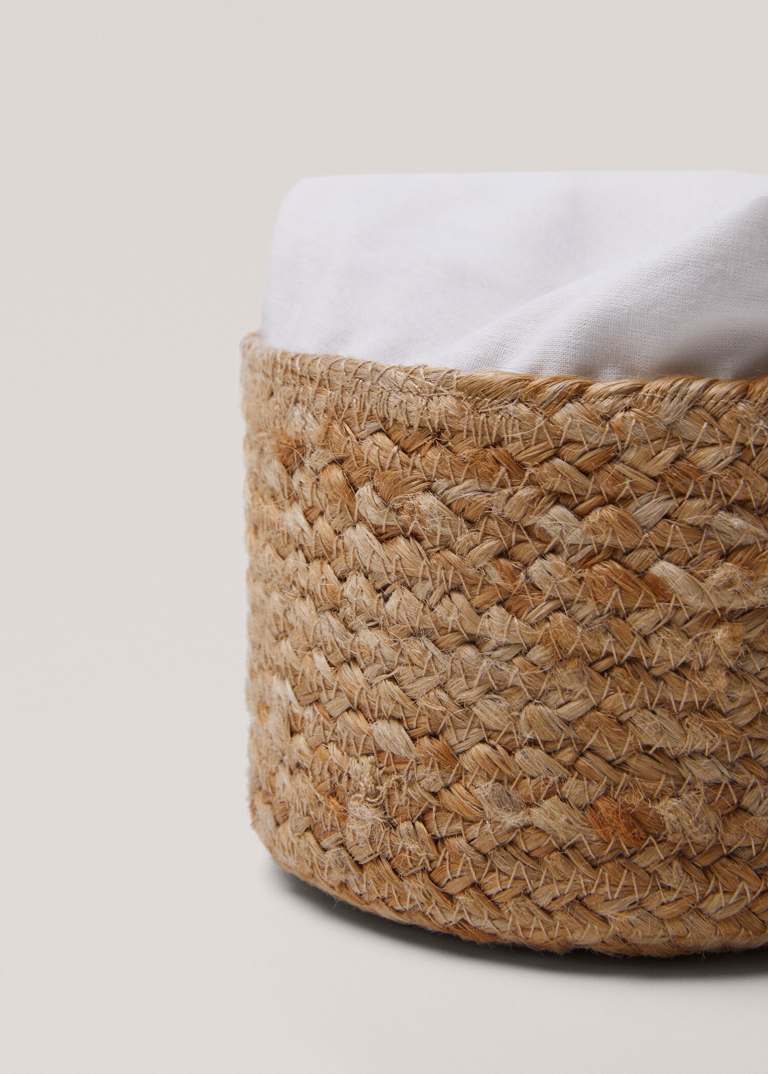 Braided basket 15cmx10cm - Details of the article 1