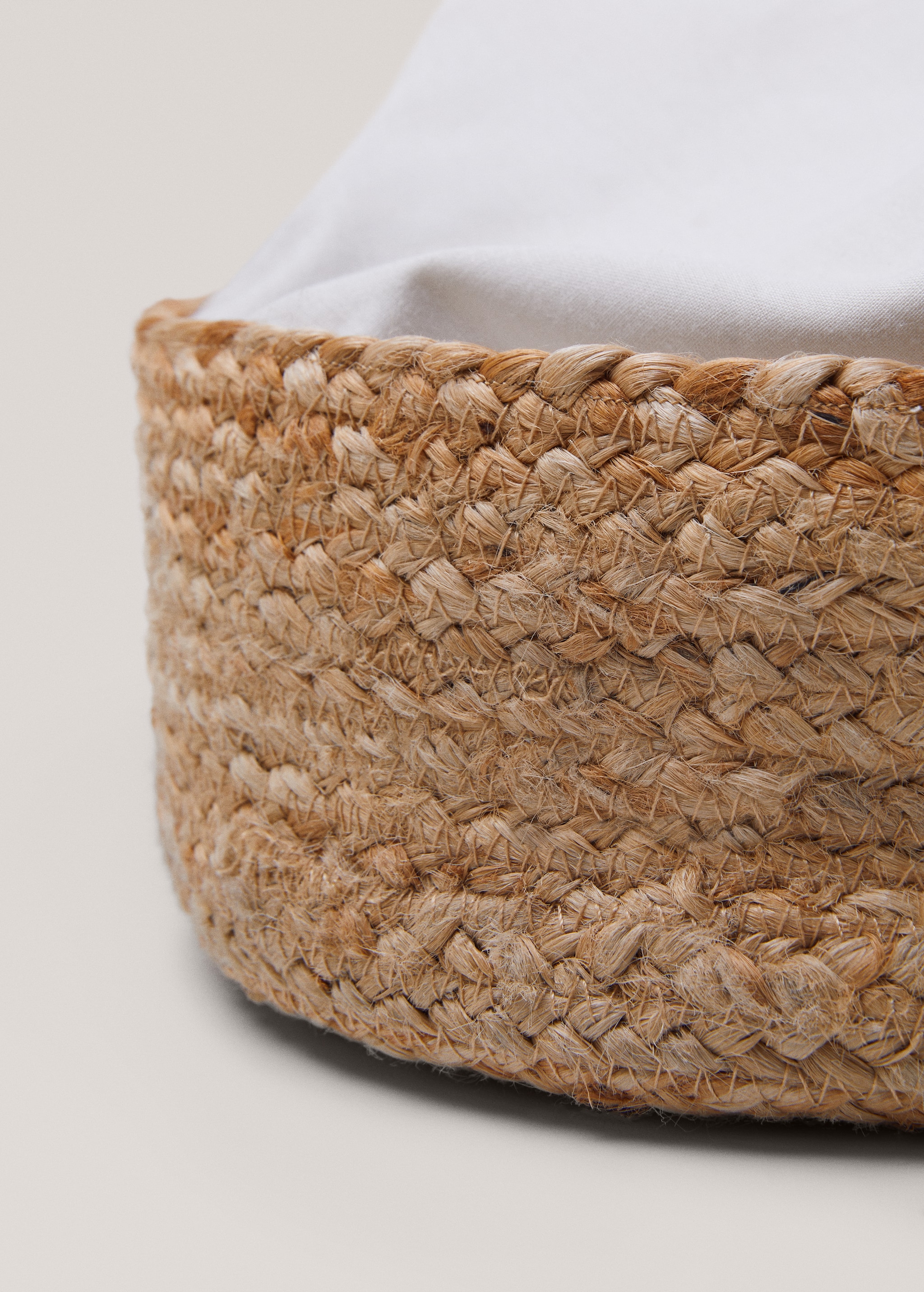 Braided basket 25cmx10cm - Details of the article 2