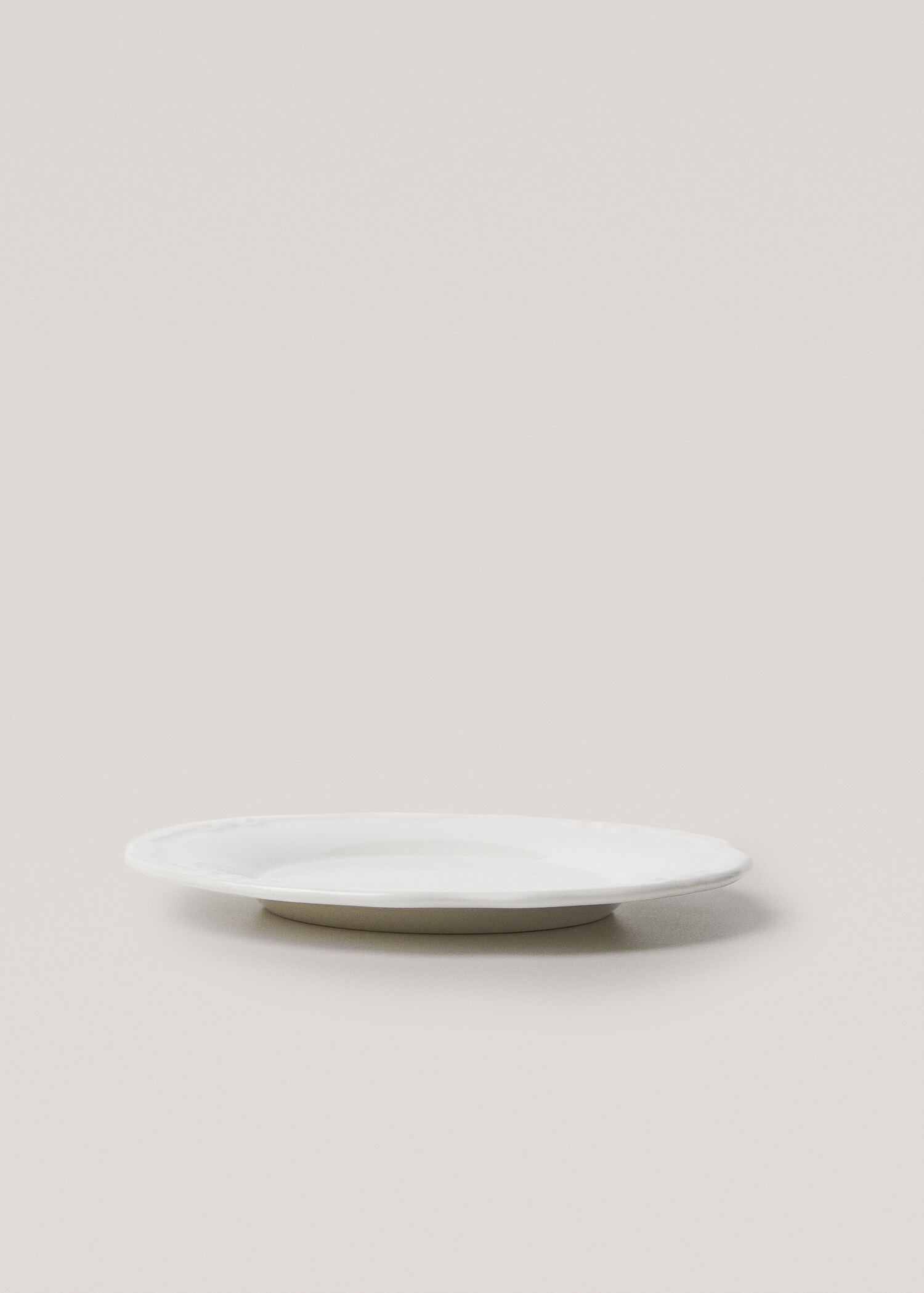 Porcelain romantic dessert plate - Details of the article 1