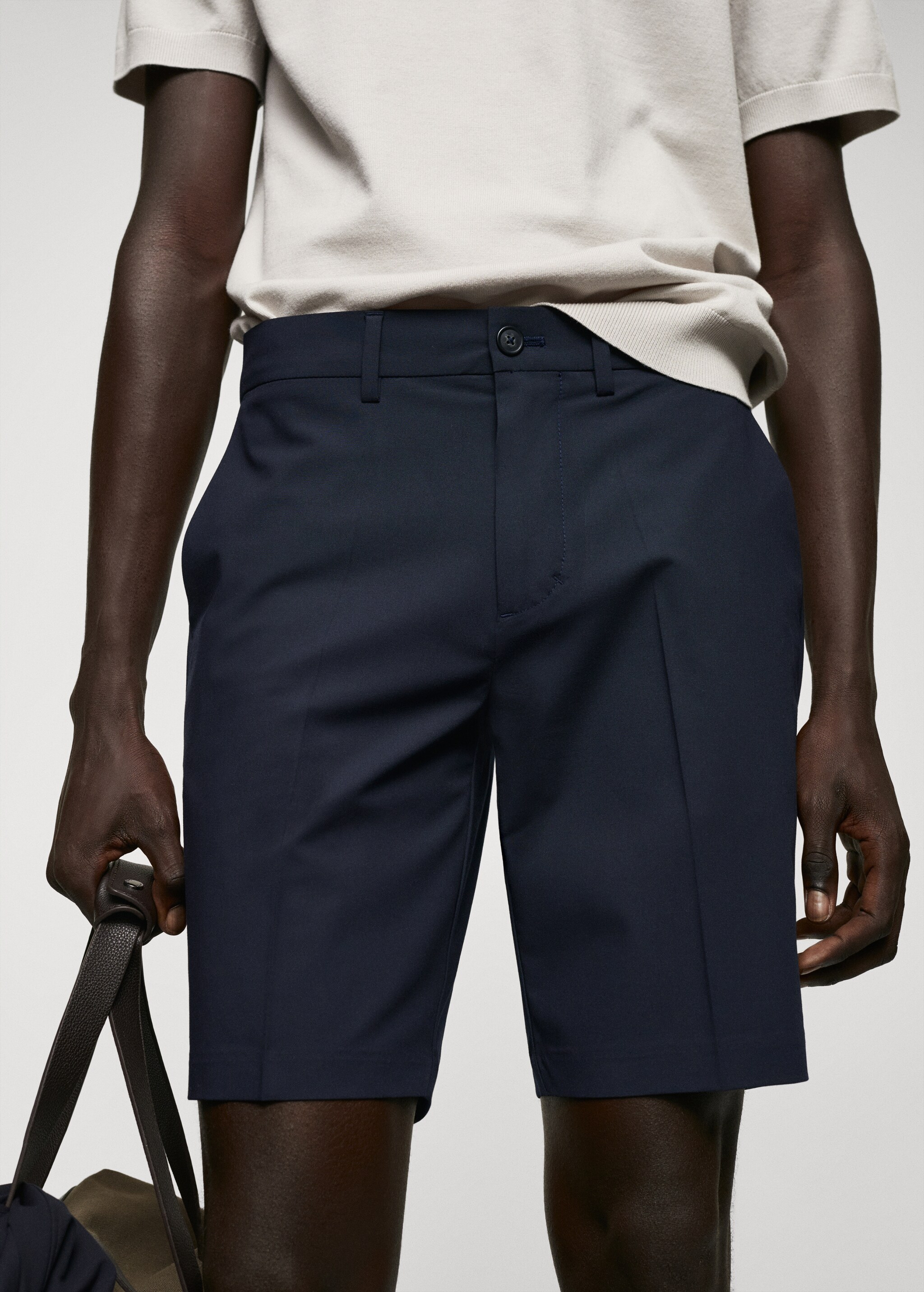 Slim-fit bermuda shorts with adjustable waist - Detaliu al articolului 1