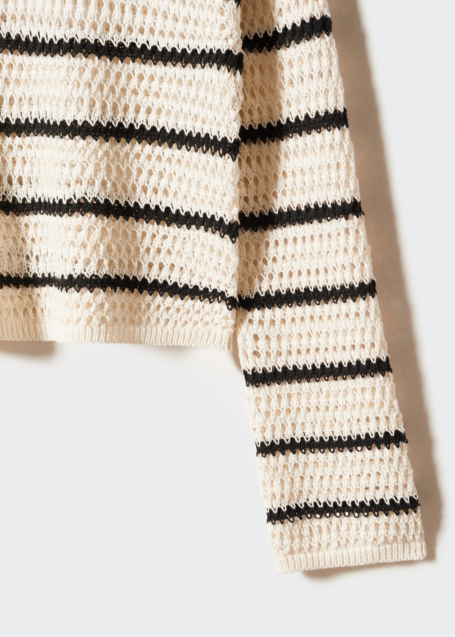 Gestreifter Lochstrickpullover - Detail des Artikels 8
