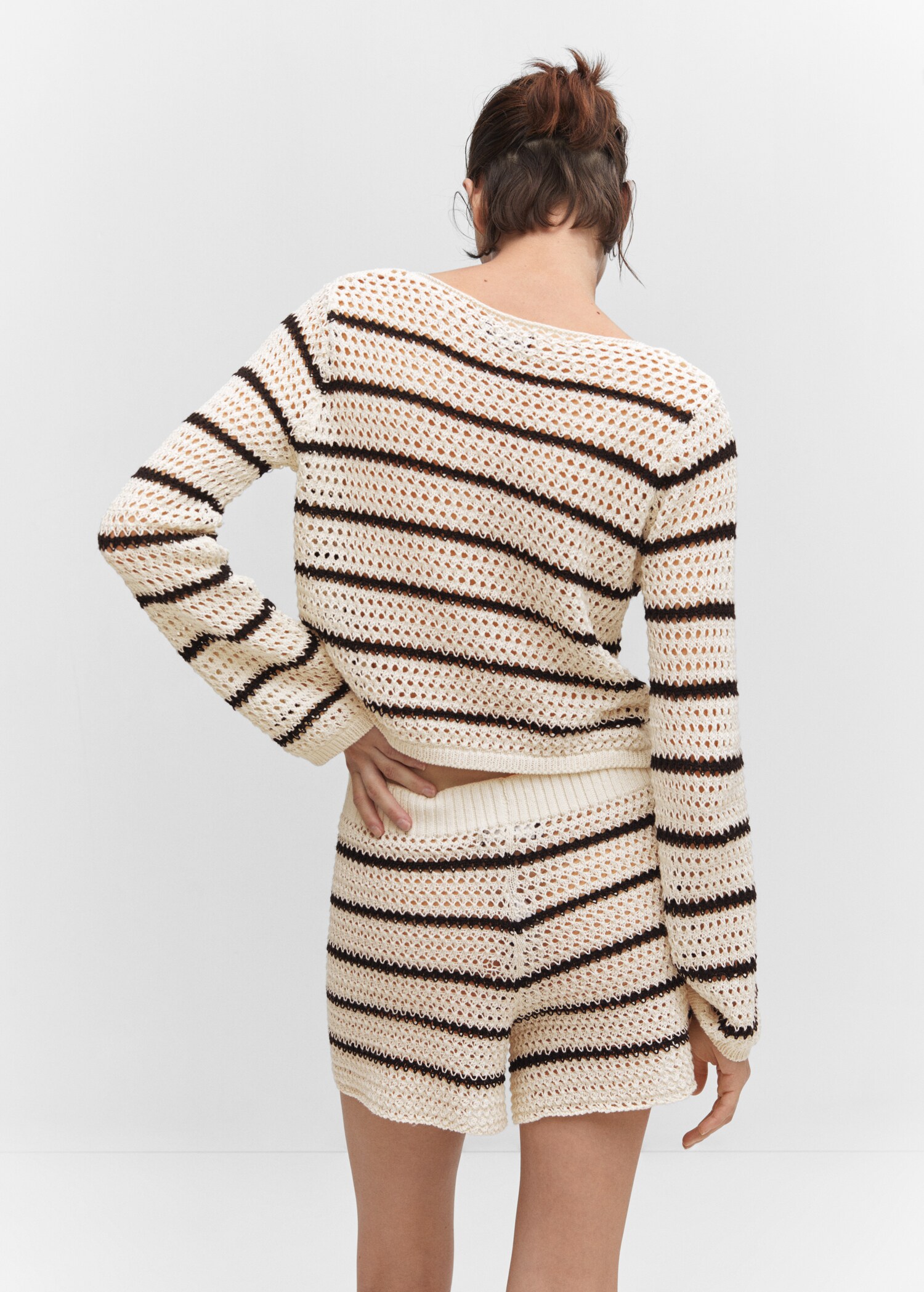 Gestreifter Lochstrickpullover - Rückseite des Artikels