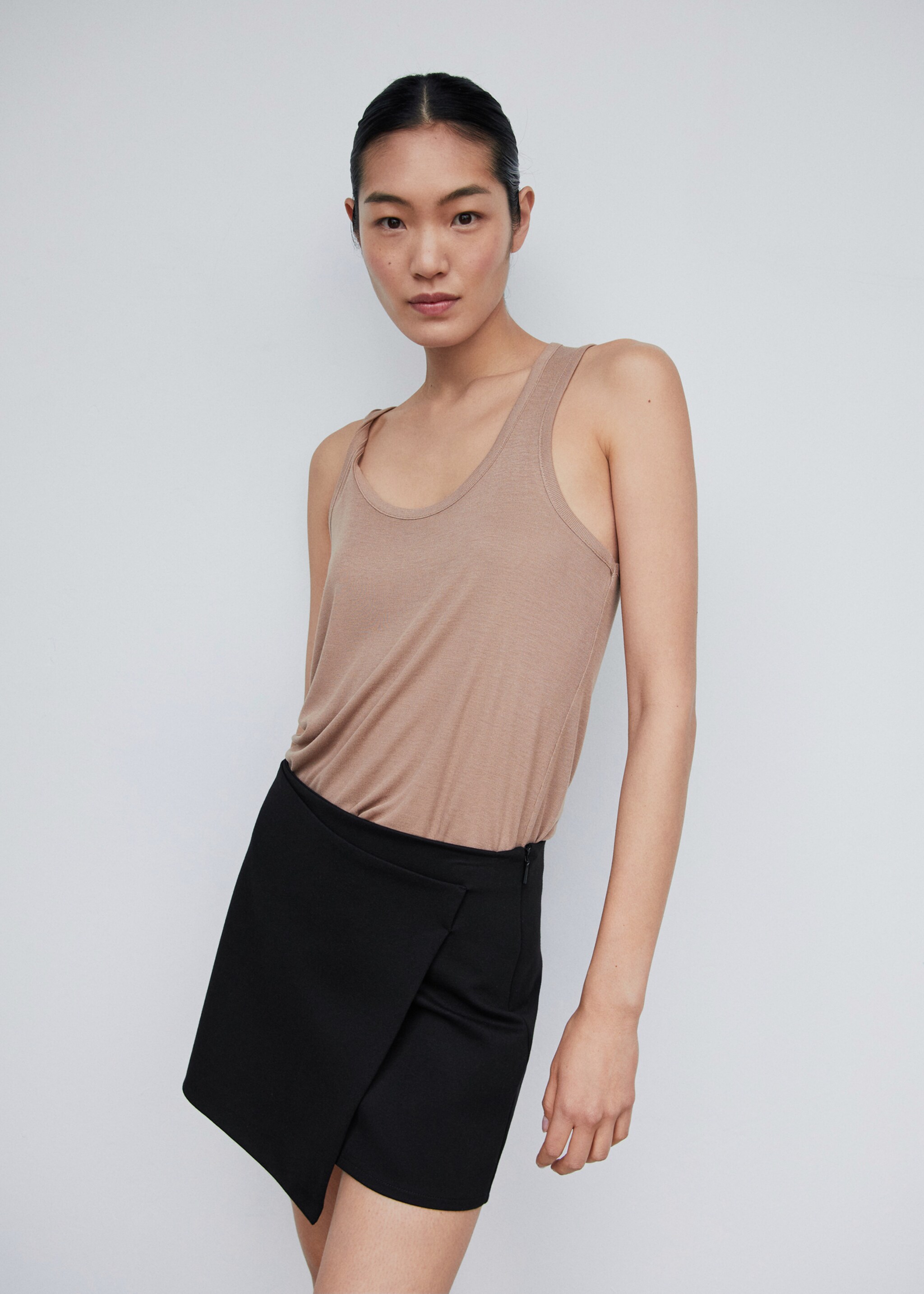 Knitted wrap mini-skirt - Details of the article 2, Black. Ref: 57043806-00.