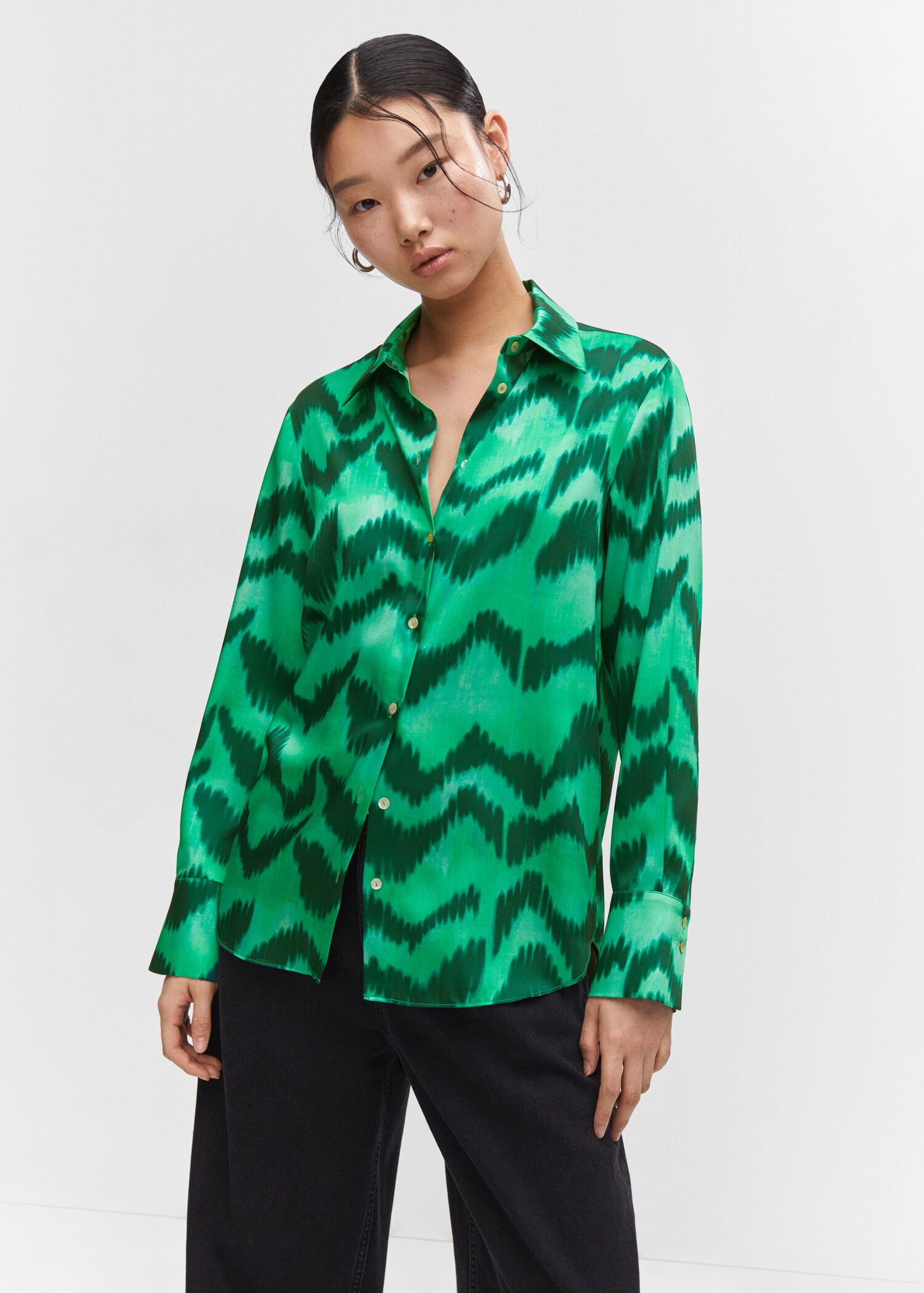 Chemise satinée imprimée - Plan moyen