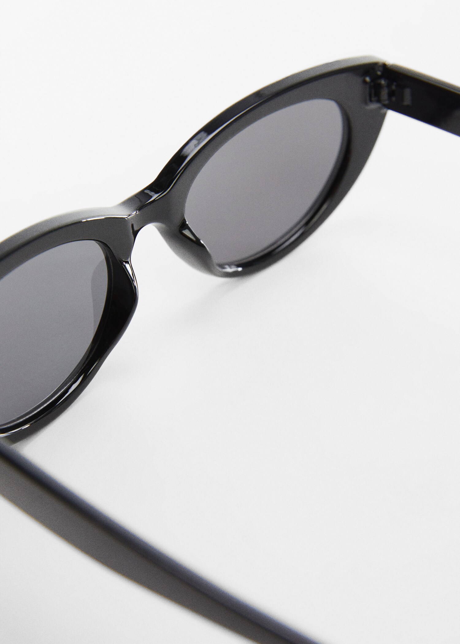 Retro style sunglasses - Details of the article 1