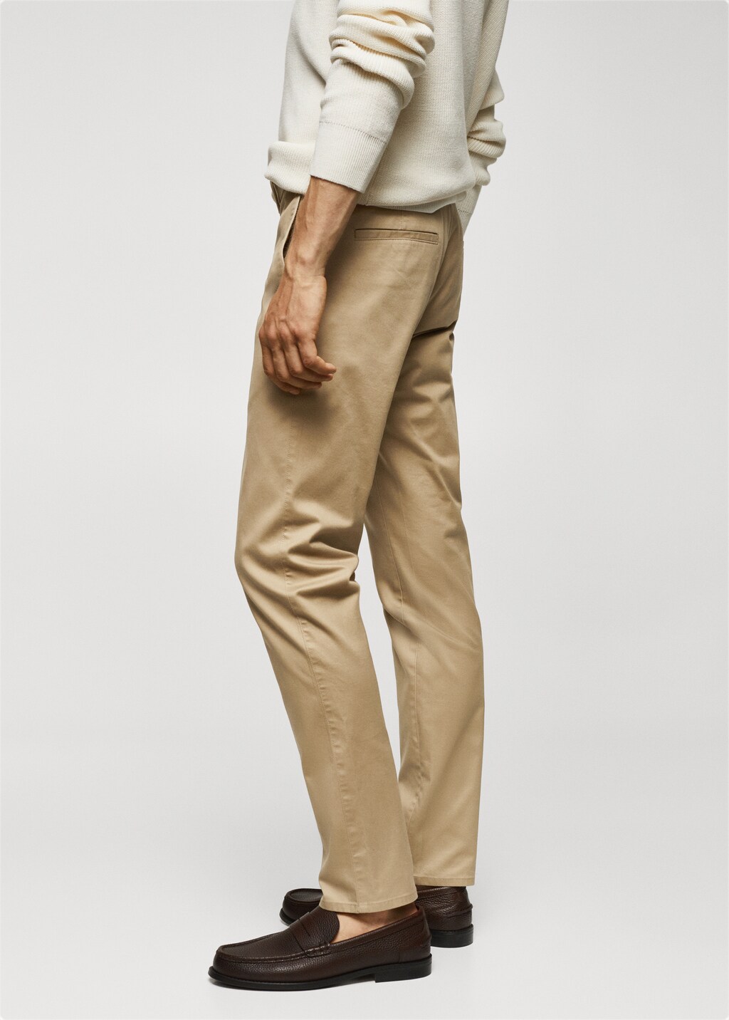 Slim fit serge chino trousers - Men | MANGO Georgia