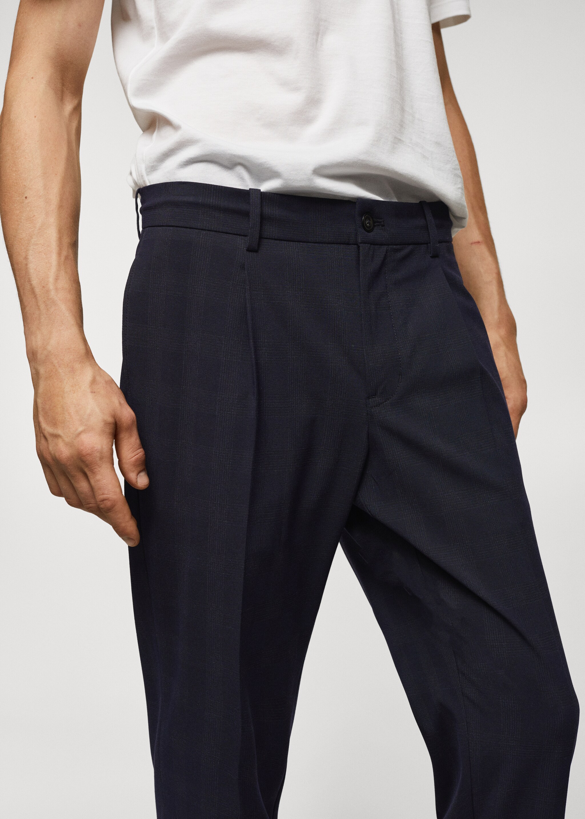 Printed pleated trousers - Details of the article 1
