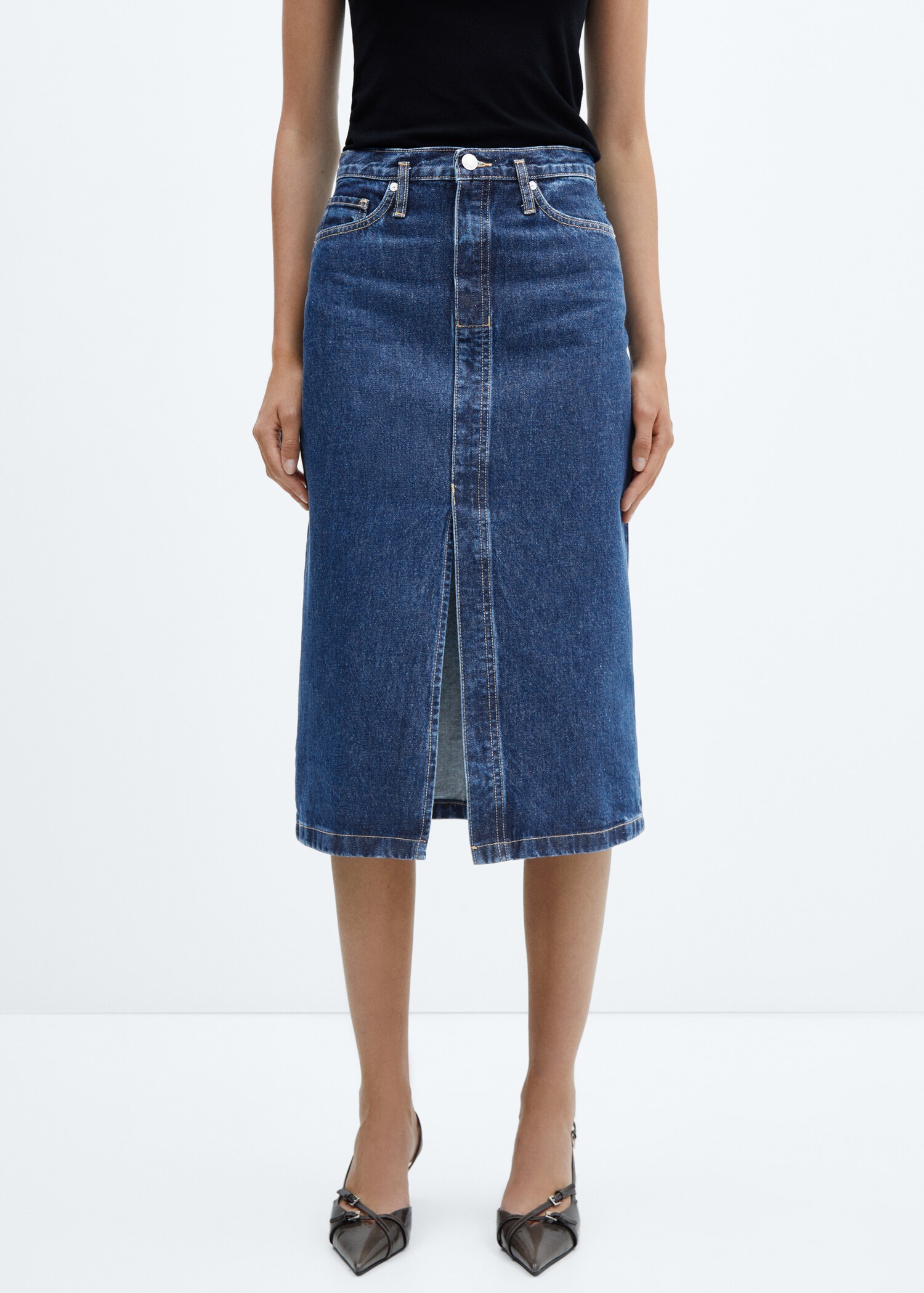 Jupe midi en jean - Plan moyen