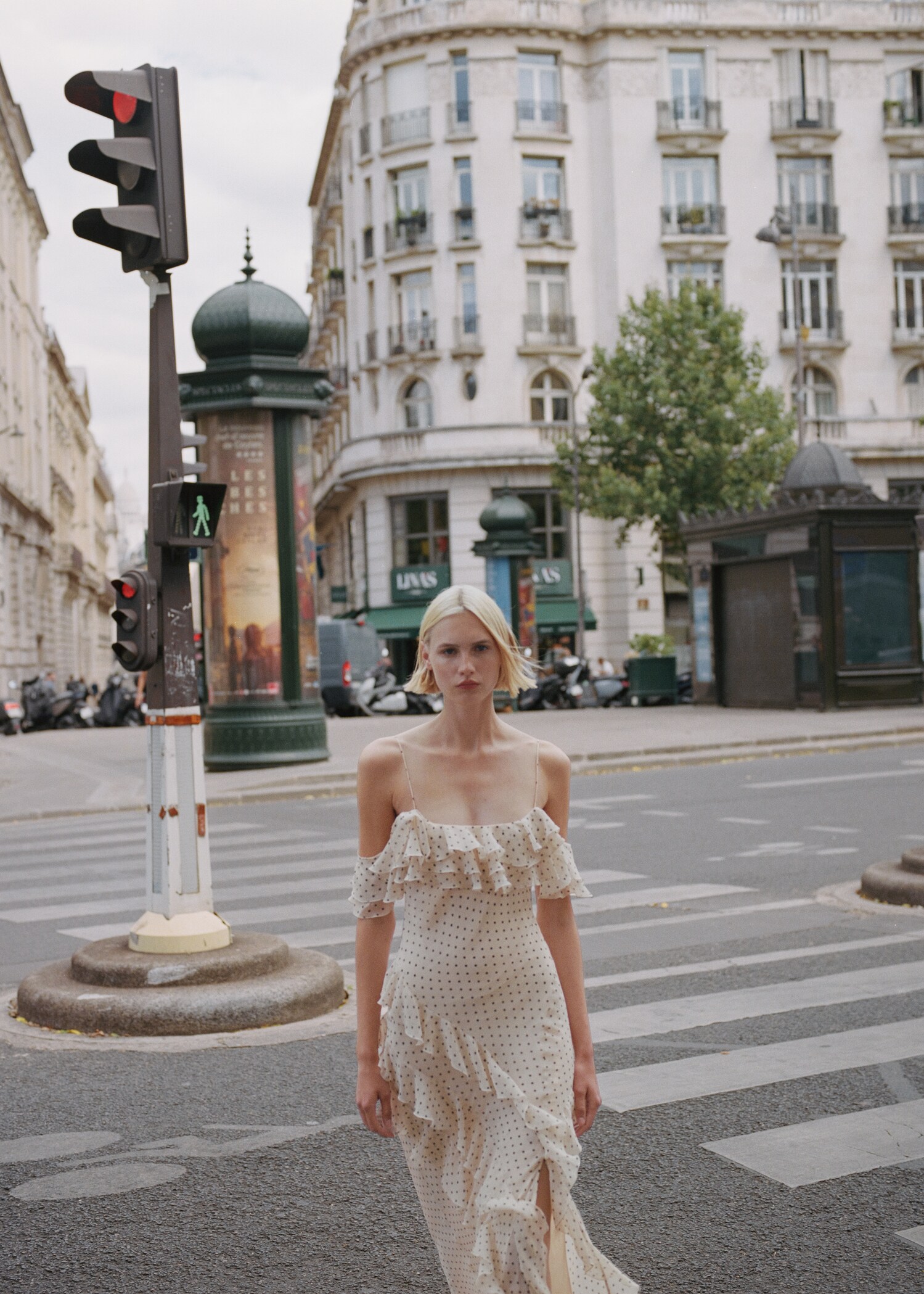 Polka-dot ruffled dress - Details of the article 7