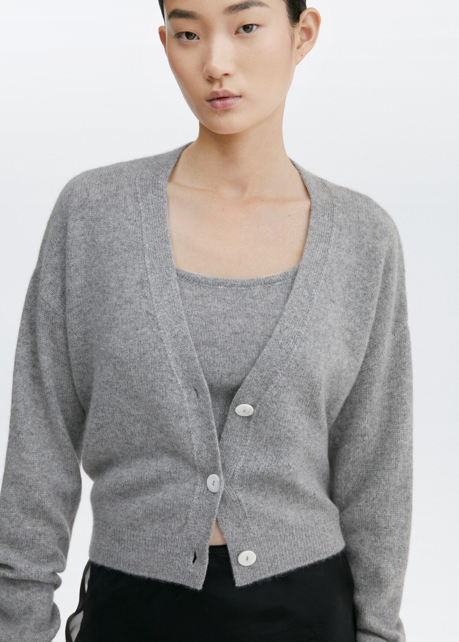Cashmere cardigan with buttons - Details of the article 1
