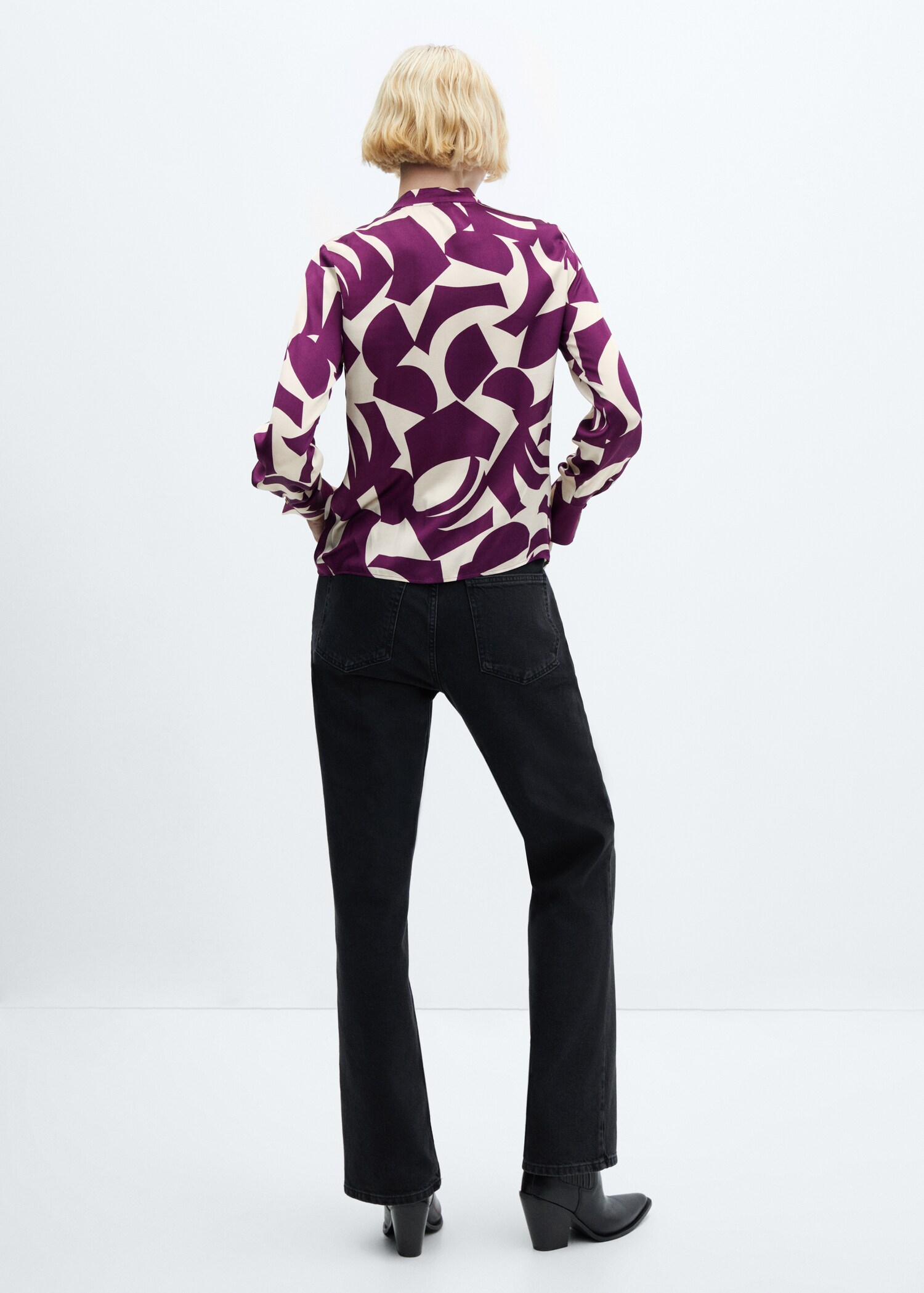Blusa satinada estampada - Reverso del artículo