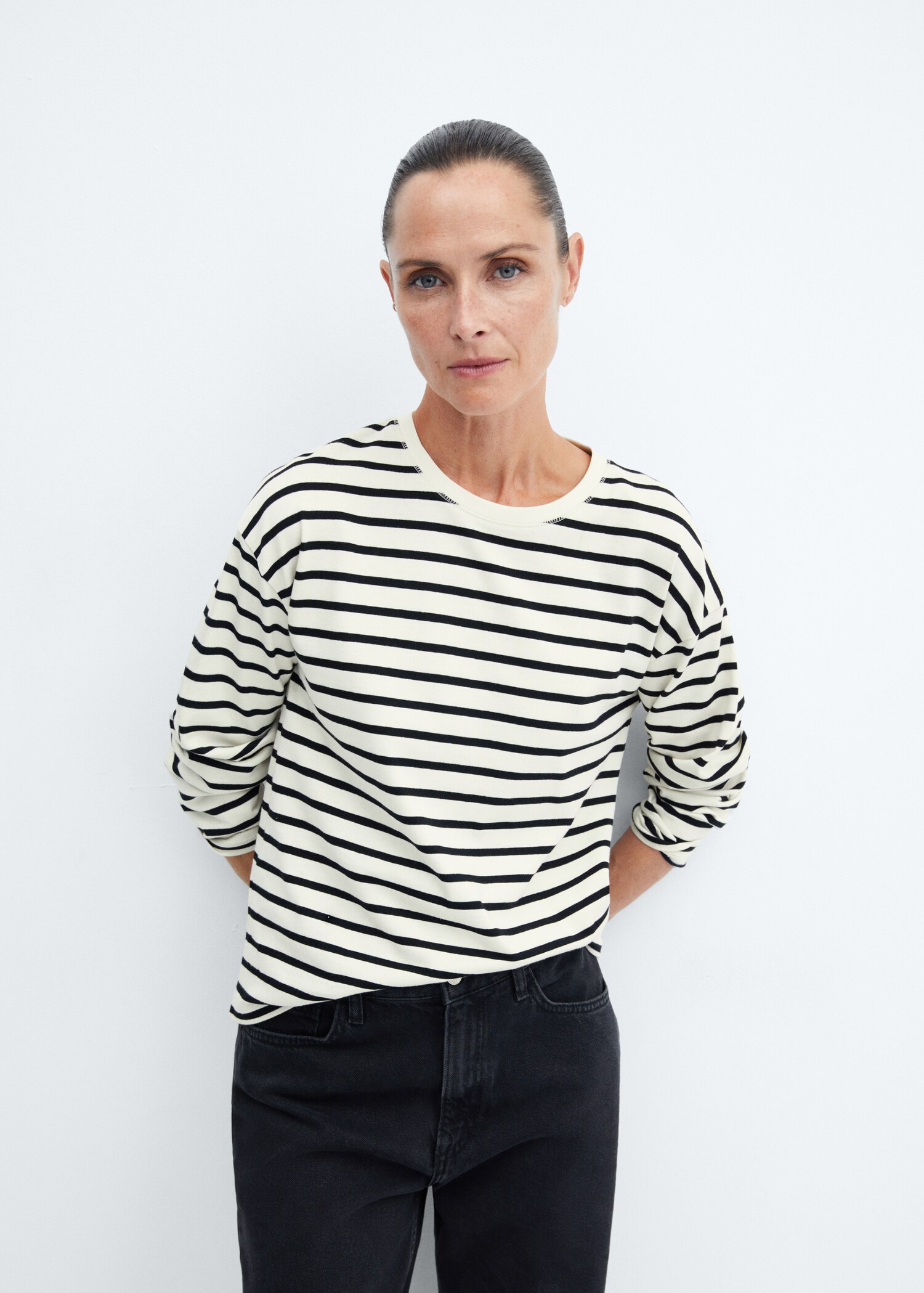 Sweat-shirt rayures col rond - Plan moyen