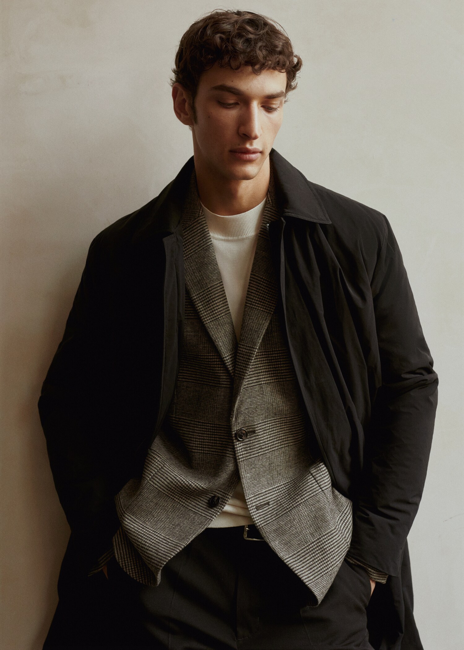 Water-repellent quilted trench coat - Details of the article 5